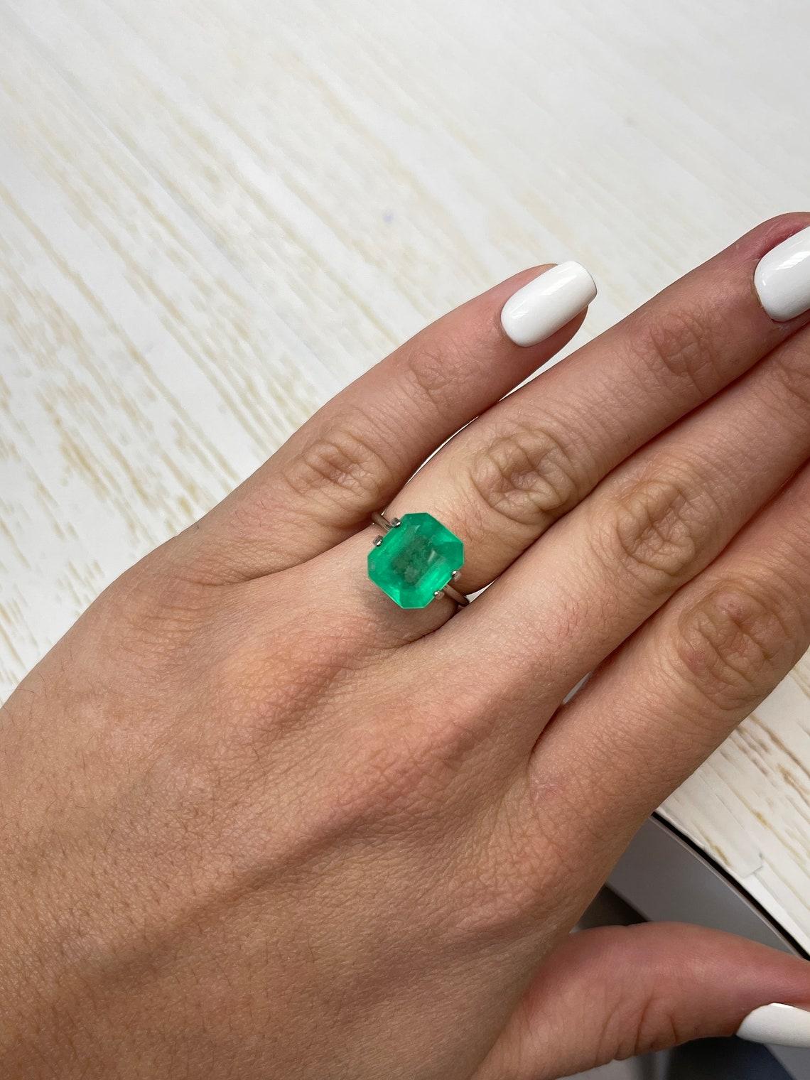 4,55 Karat 11x10 Neongrüner kolumbianischer Smaragd - Smaragdschliff Mai-Geburtsstein Edelstein im Angebot 2