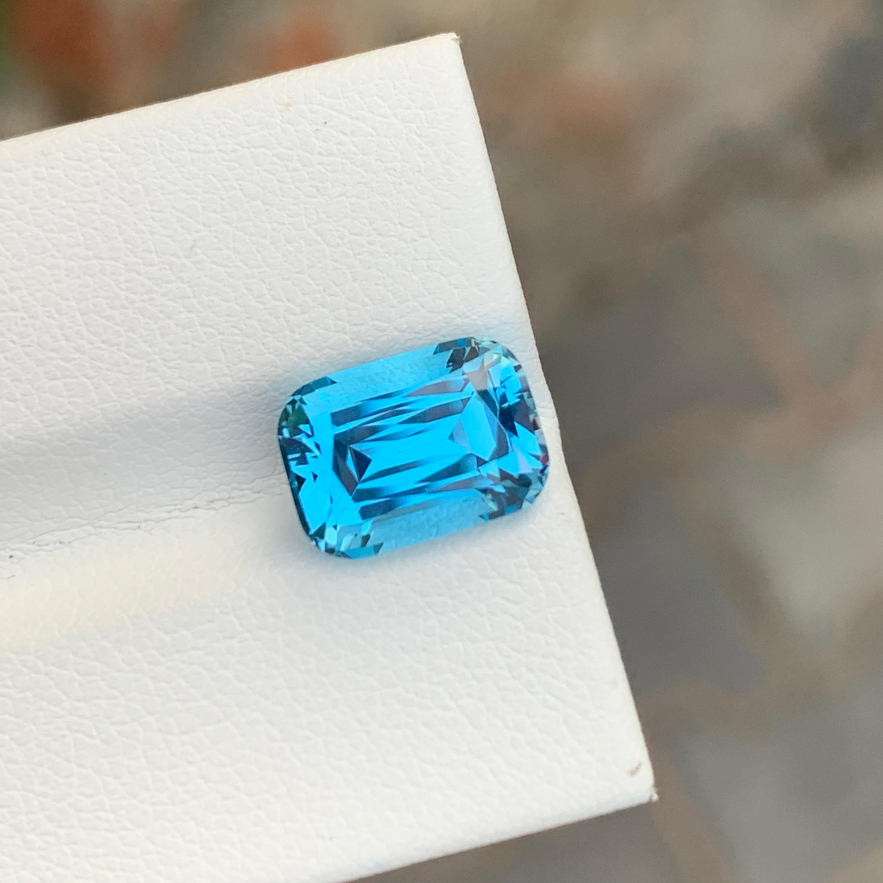 4.55 Carat Glamorous Blue Topaz Cushion Shape Gem For Jewellery For Sale 1