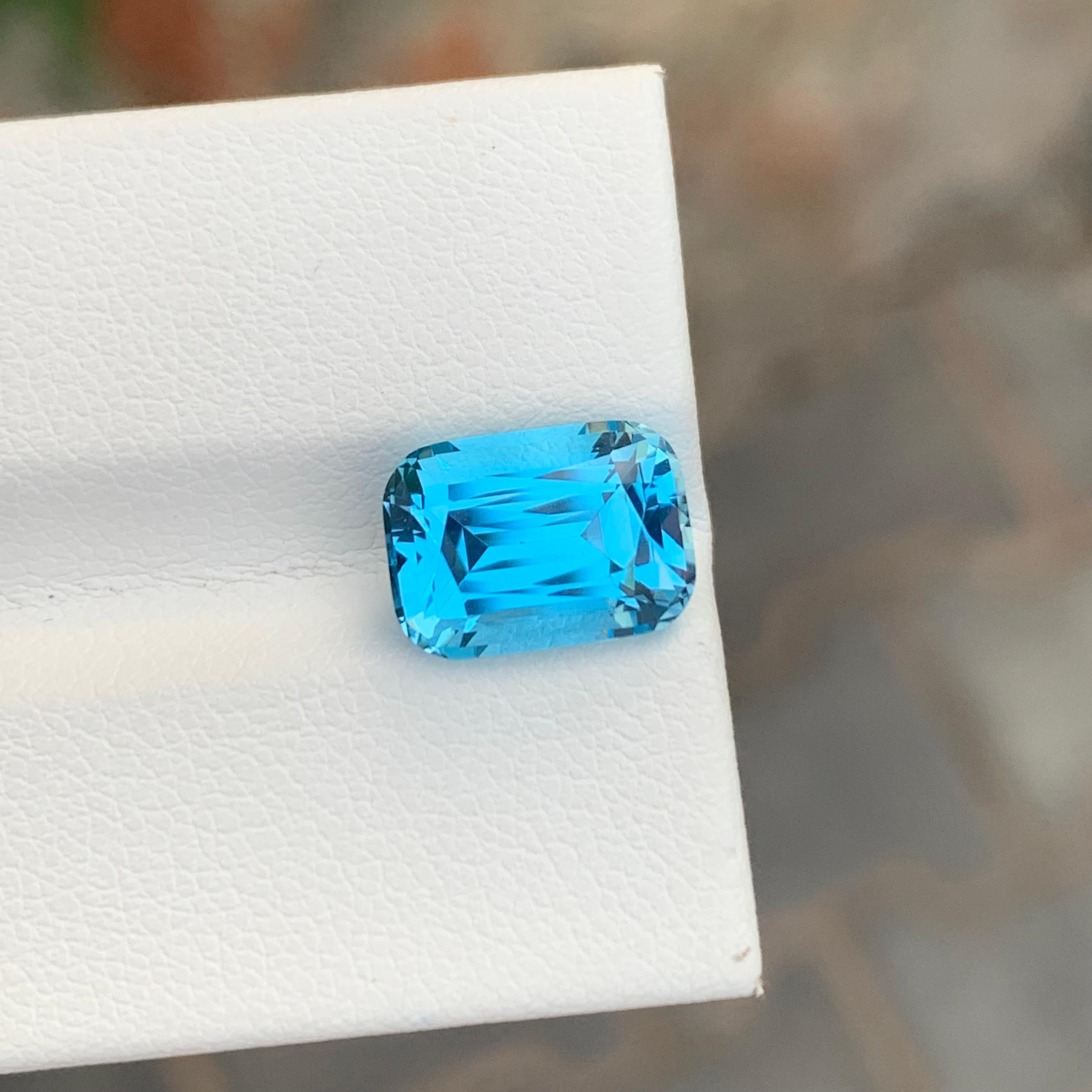 4.55 Carat Glamorous Blue Topaz Cushion Shape Gem For Jewellery For Sale 3