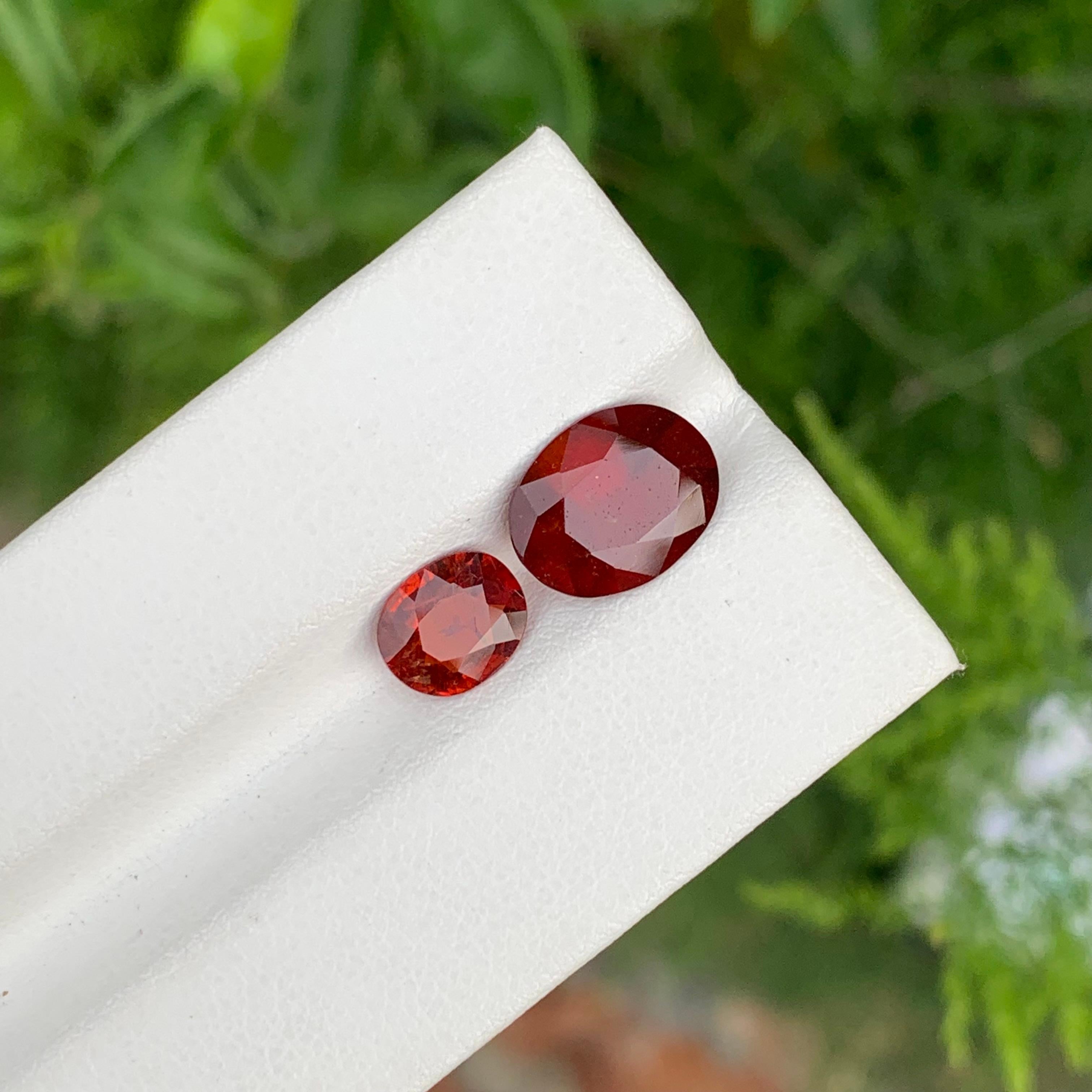 Arts and Crafts 4.55 Carat Natural Dual Loose Hessonite Garnet Oval Shape Gem For Jewellery For Sale