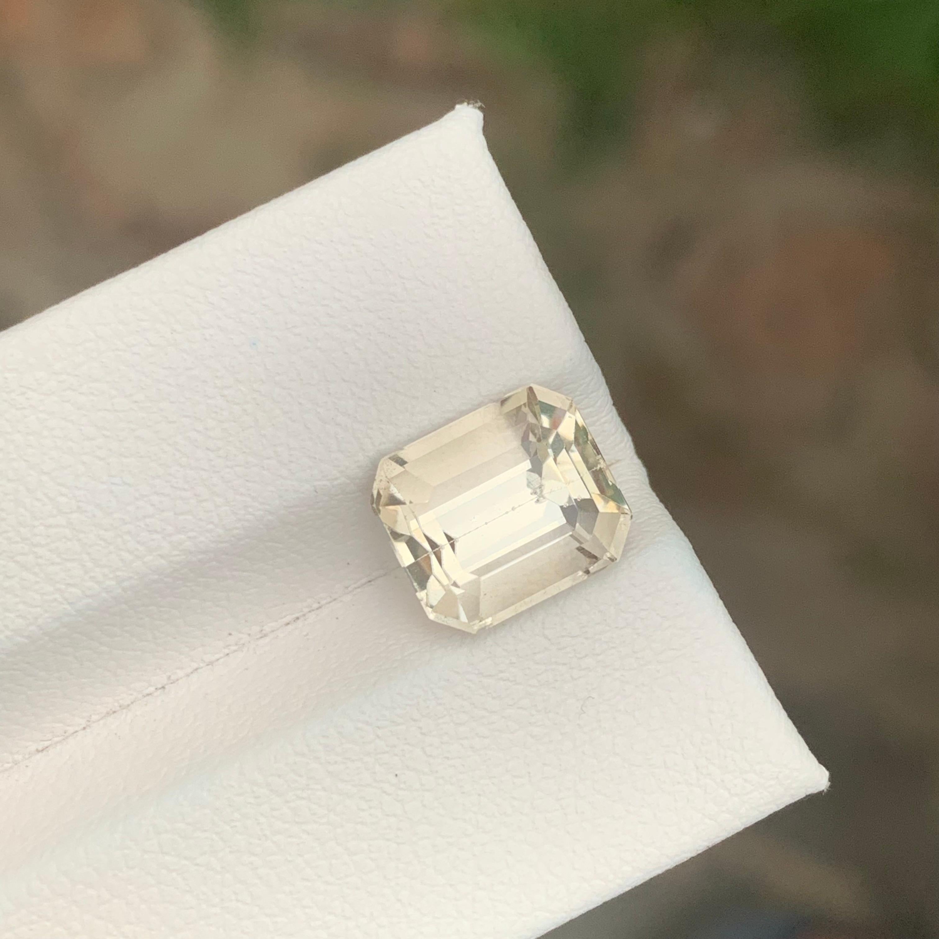 Gema Heliodoro Natural Suelta Forma Esmeralda 4,55 Quilates Corte esmeralda en venta