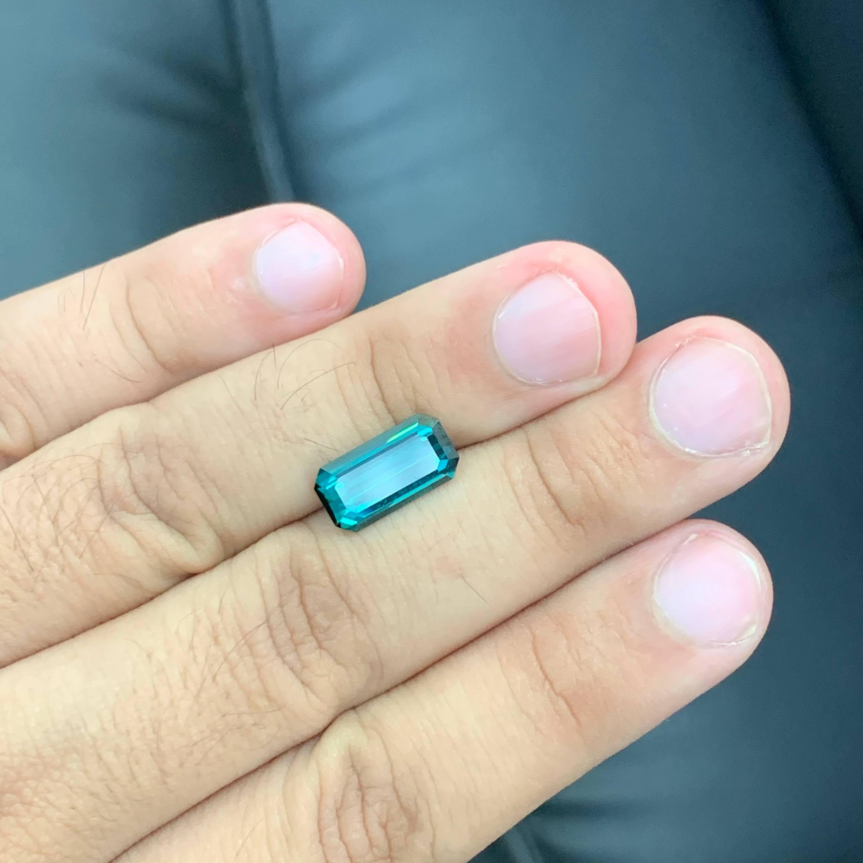 4.55 Carat Natural Loose Indicolite Color Tourmaline Emerald Cut Afghan Gemstone (pierre précieuse afghane) Neuf - En vente à Bangkok, TH