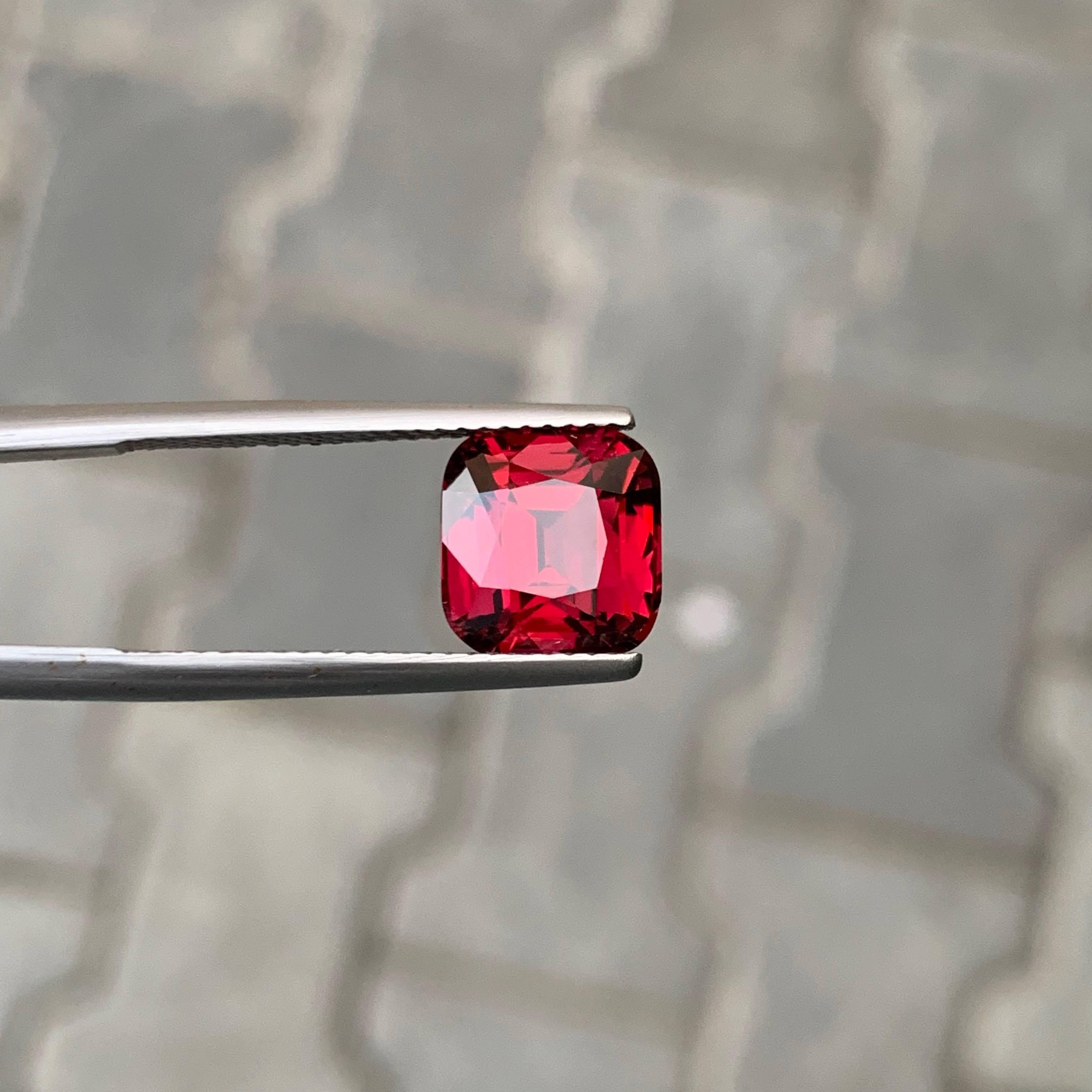 4,55 Karat Natürlicher loser roter rosafarbener Granatstein mit Kissenschliff Tansanischer Edelstein für Damen oder Herren im Angebot
