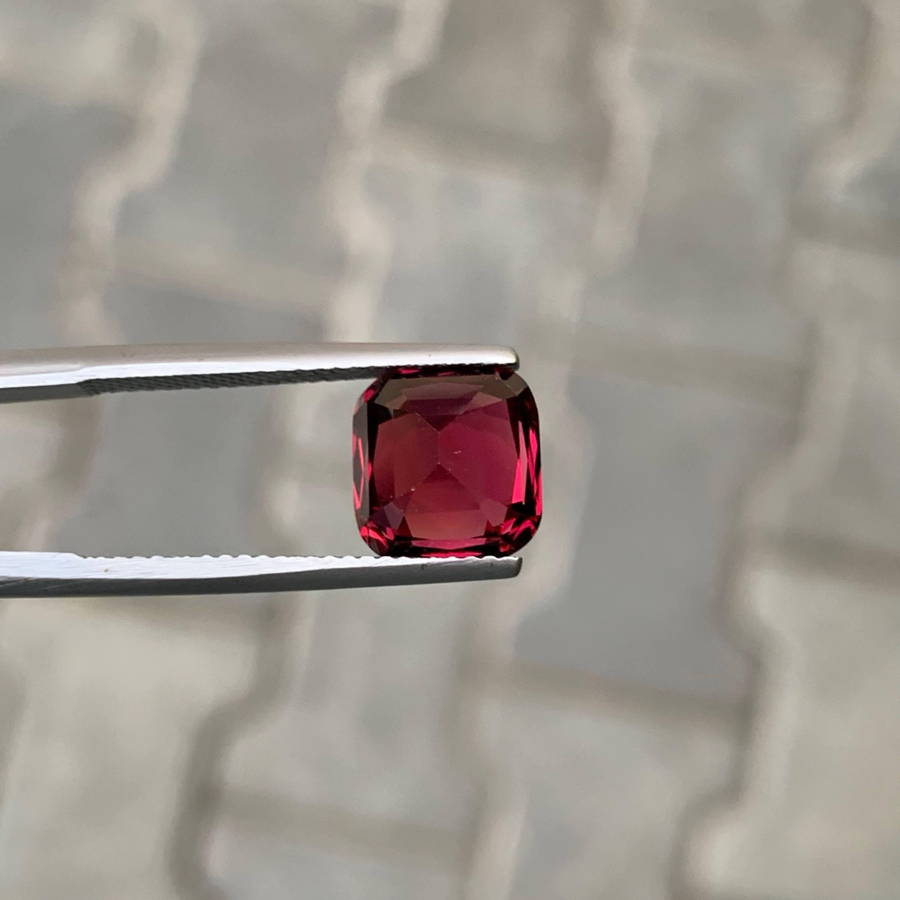4,55 Karat Natürlicher loser roter rosafarbener Granatstein mit Kissenschliff Tansanischer Edelstein im Angebot 3