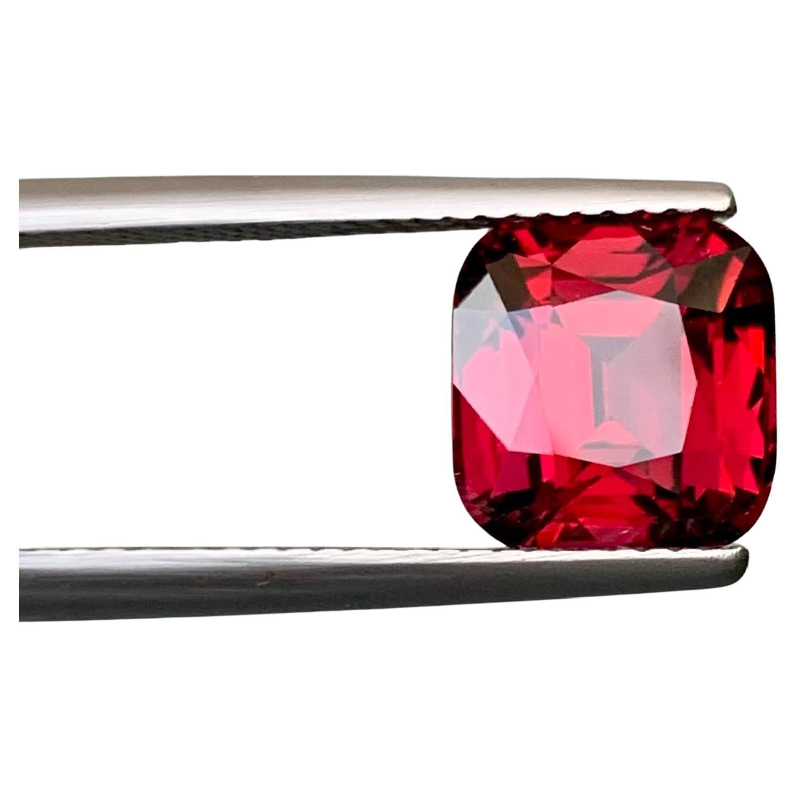 4,55 Karat Natürlicher loser roter rosafarbener Granatstein mit Kissenschliff Tansanischer Edelstein im Angebot