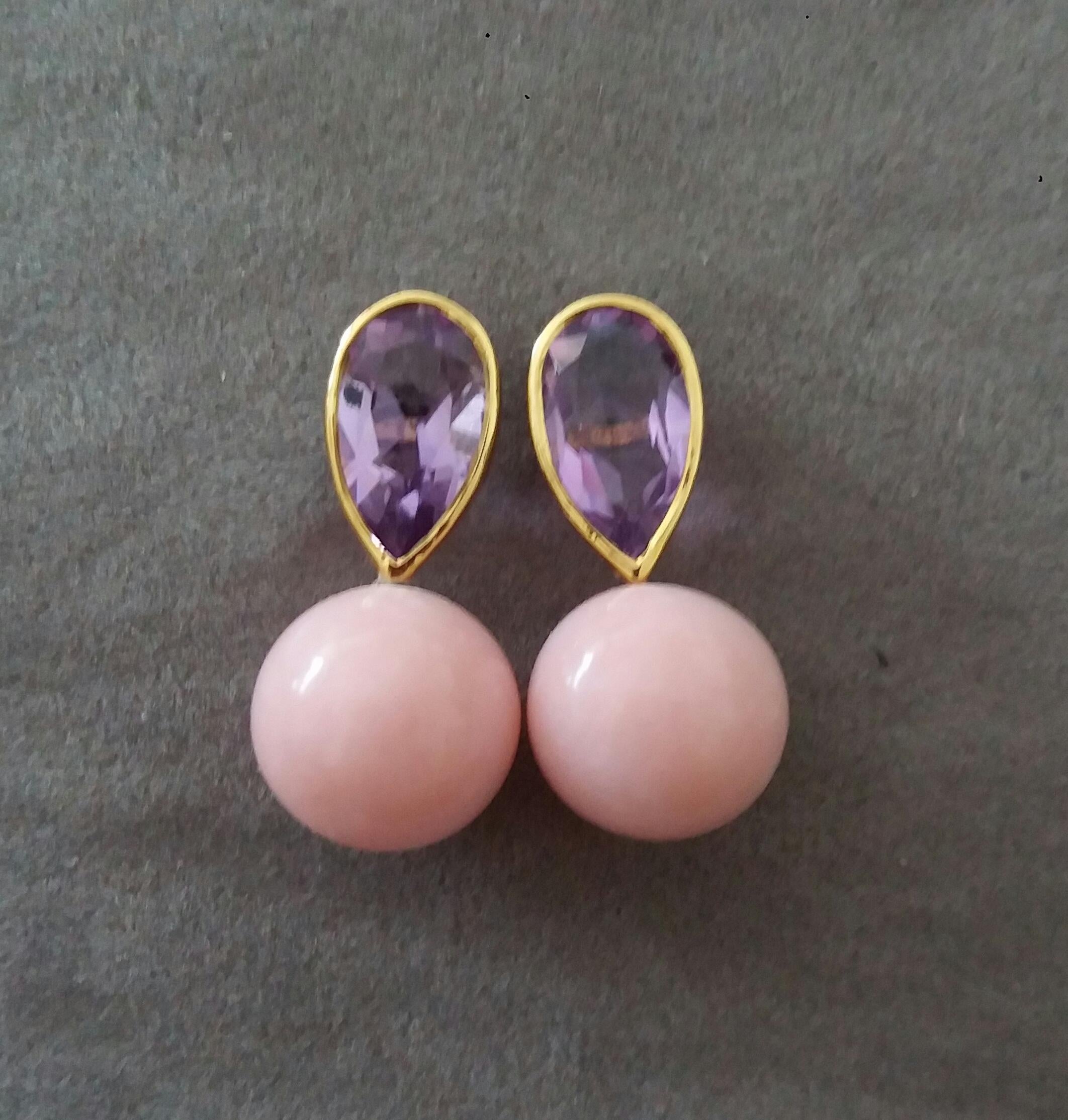 4.55 Carat Pear Shape Amethysts Gold Bezel Pink Opal Round Beads Stud Earrings In Good Condition For Sale In Bangkok, TH