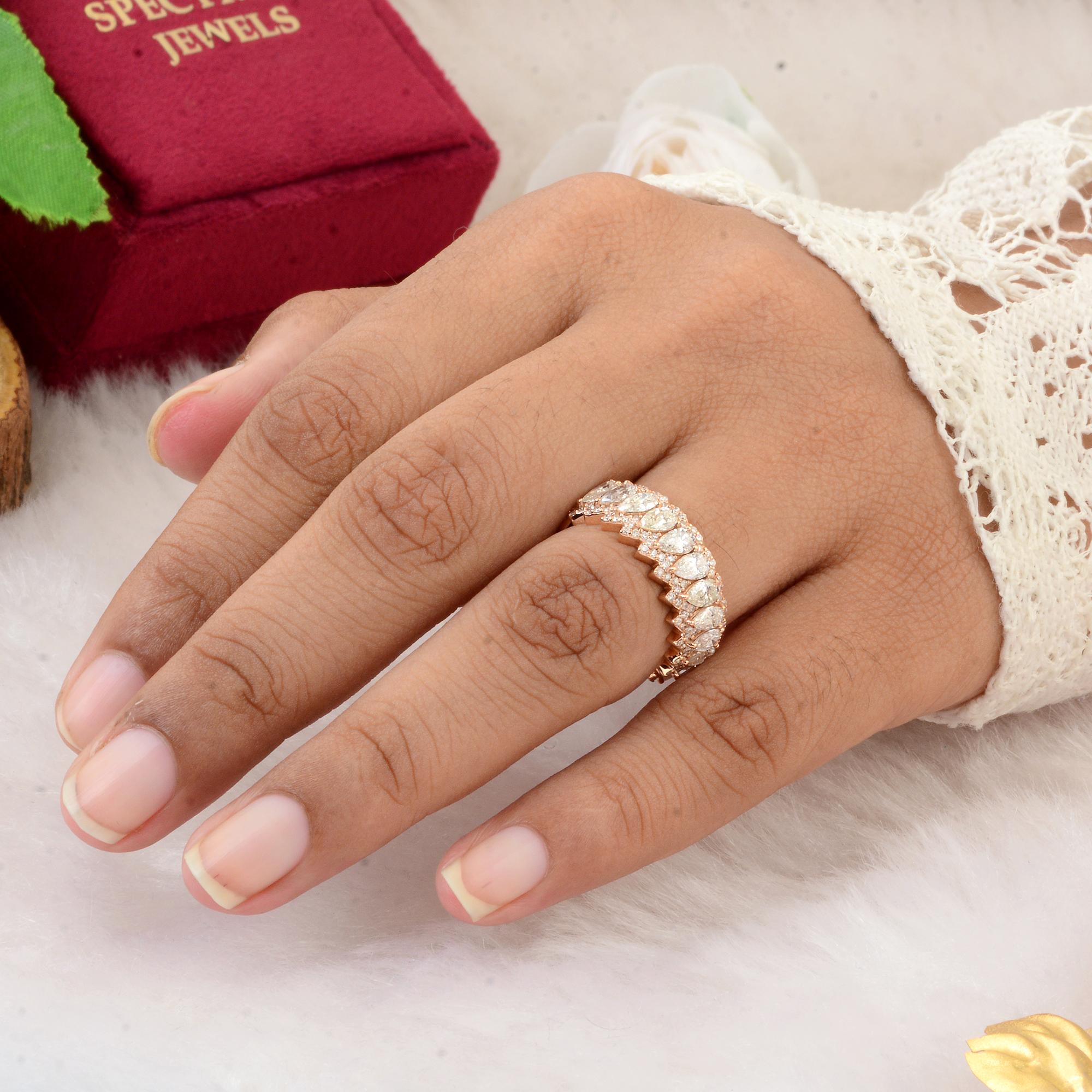 4,55 Karat runder & birnenförmiger Diamantring aus 18 Karat Roségold, handgefertigt (Moderne) im Angebot