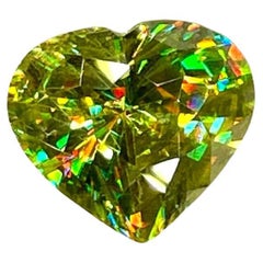 4.55 Carats Fine Loose Green Sphene Stone Heart Shaped Madagascar's Gemstone (pierre précieuse de Madagascar)