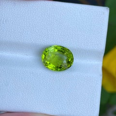 4.55 carats Green Loose Peridot Stone Fancy Oval Cut Natural Pakistani Gemstone
