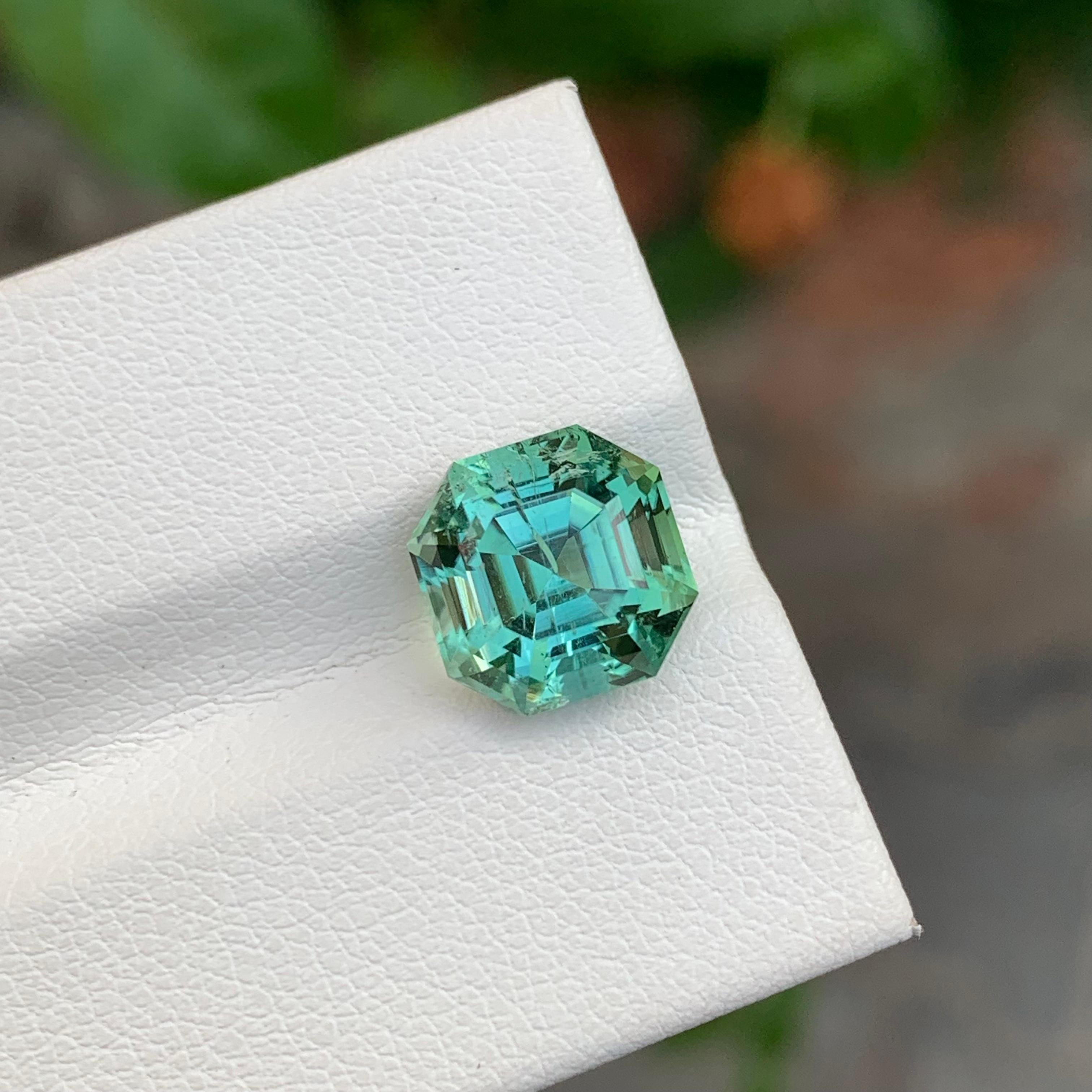 4.55 Carats Natural Loose Mint Tourmaline Gem Octagon Shape From Afghanistan In Excellent Condition In Peshawar, PK