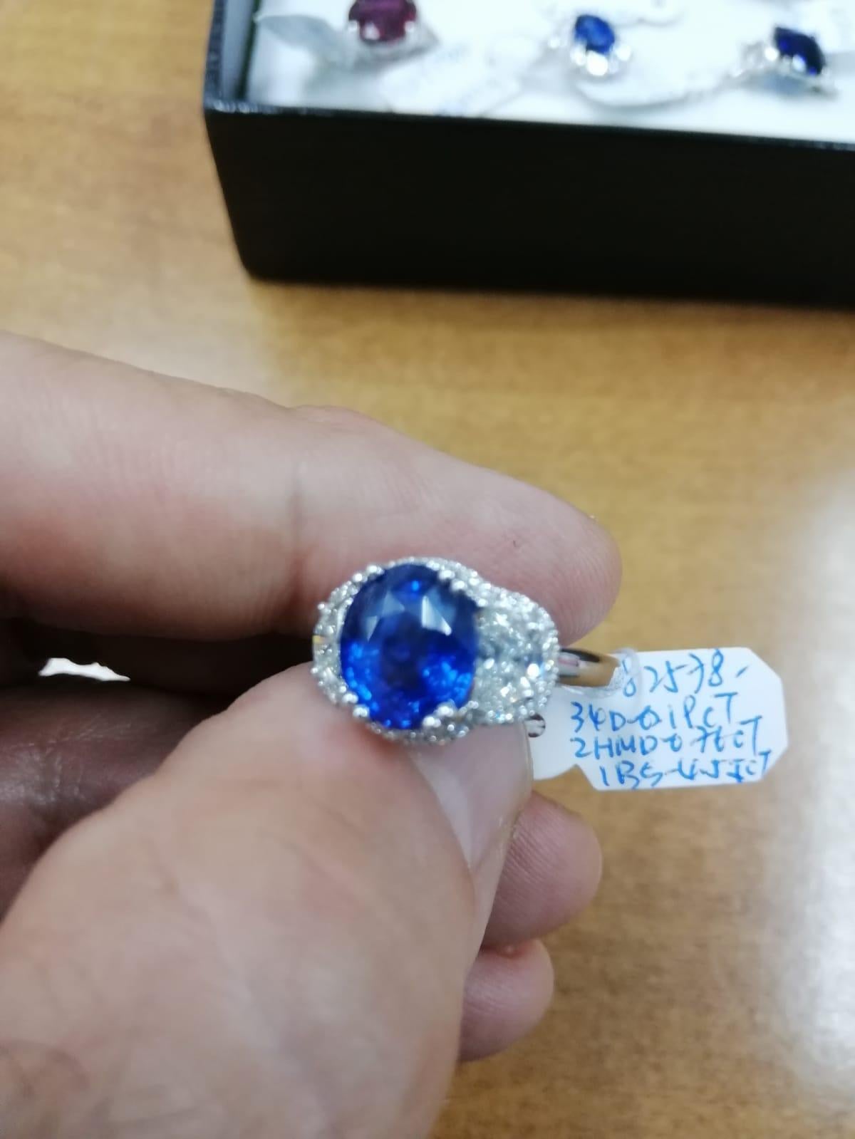 royal blue sapphire color