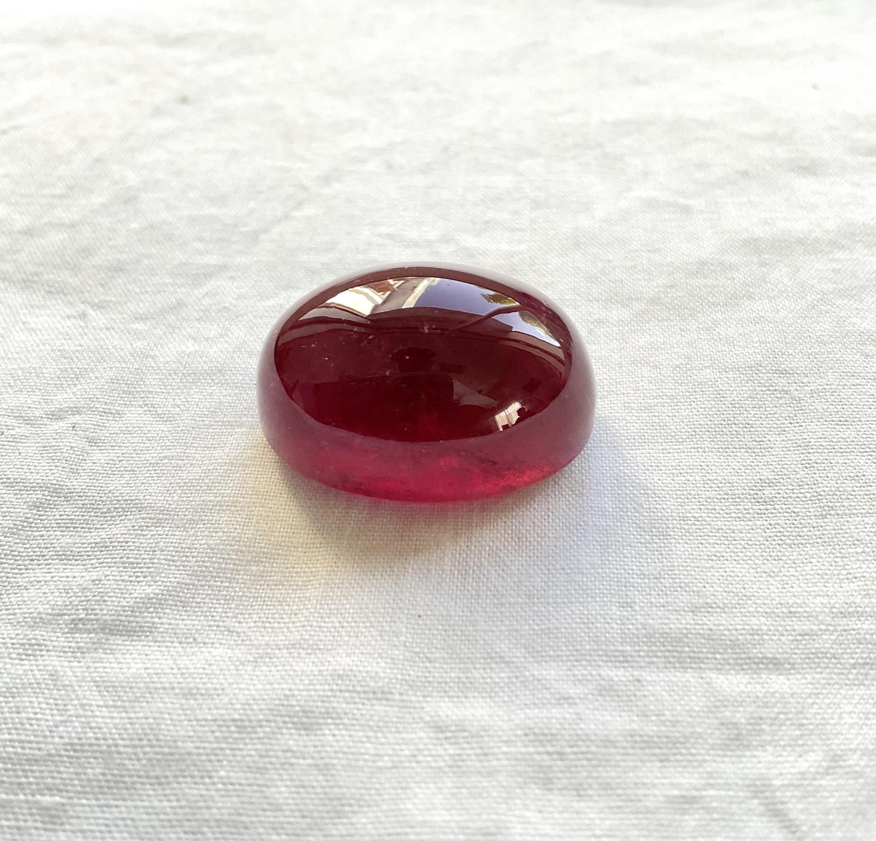 45,55 Karat Top Qualität Rubellit Turmalin oval Cabochon Natürlicher Edelstein im Zustand „Neu“ in Jaipur, RJ