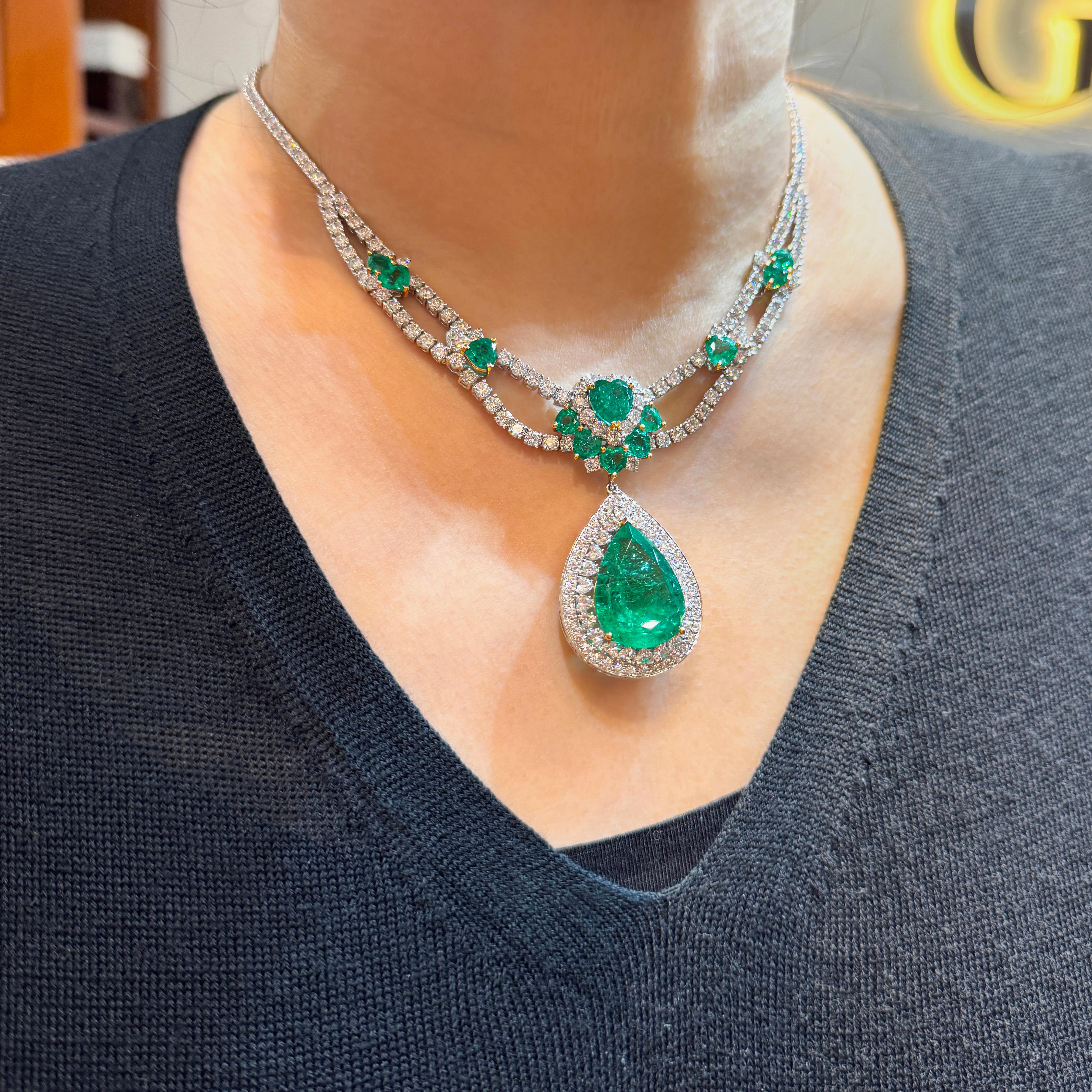45.58 Carat TW Colombian Emerald & Diamond Chandelier Drop Necklace For Sale 1