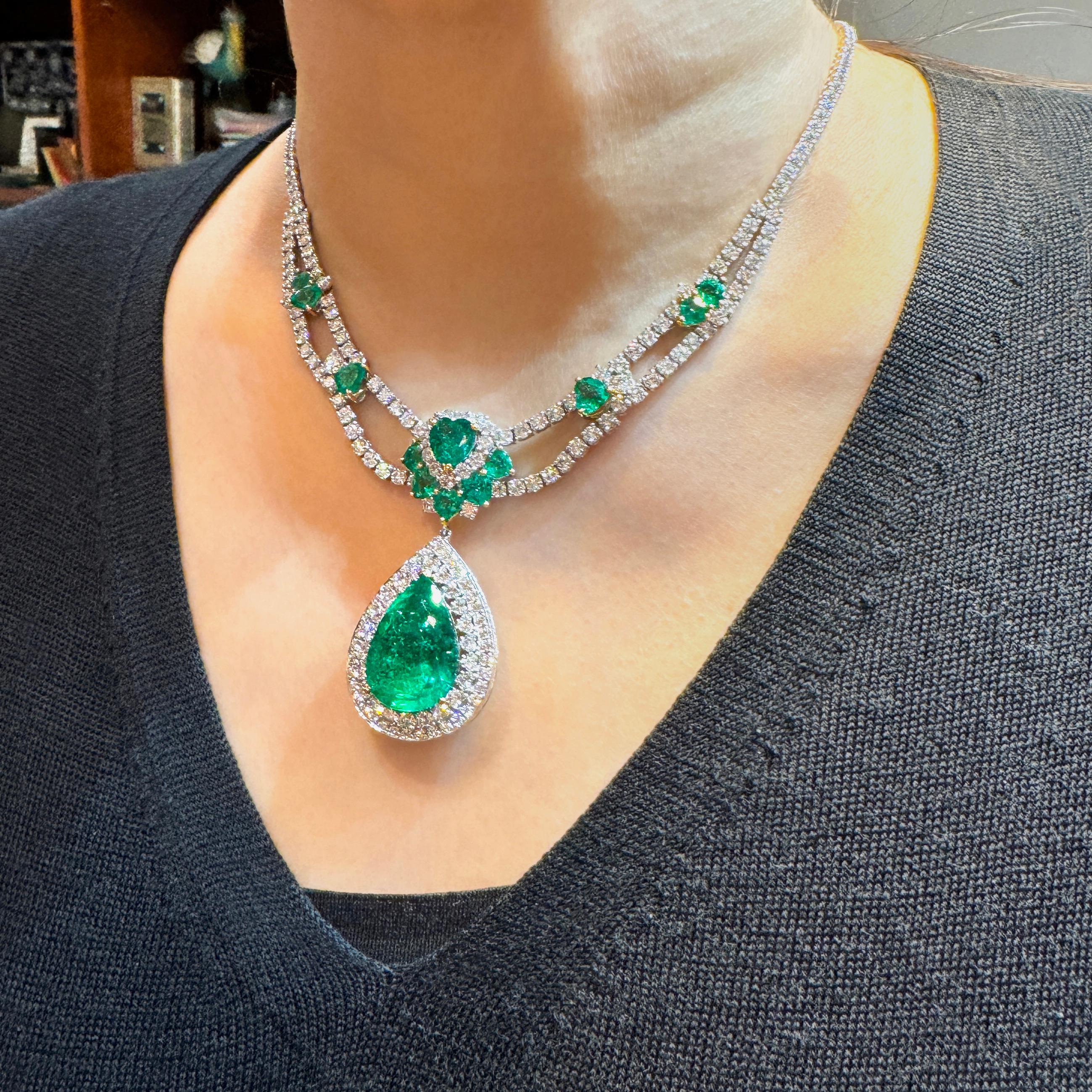 45.58 Carat TW Colombian Emerald & Diamond Chandelier Drop Necklace For Sale 2