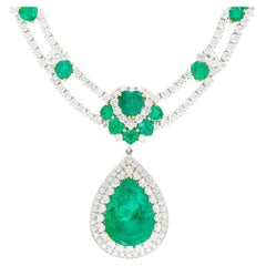 45,58 Karat TW kolumbianischer Smaragd & Diamant-Kronleuchter-Tropfen-Halskette