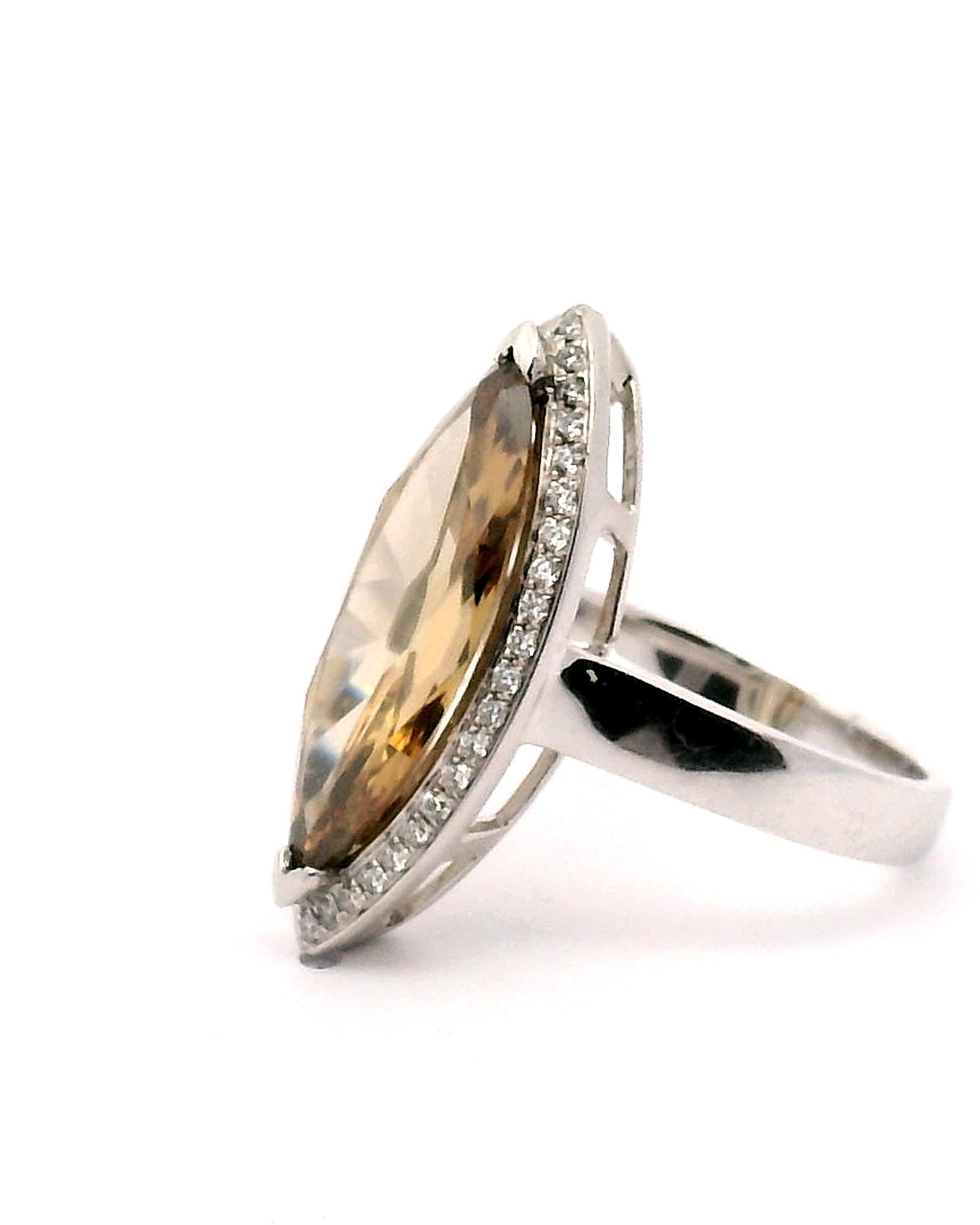 4.55ct. Lady's Marquise Diamond Engagement Ring For Sale 1