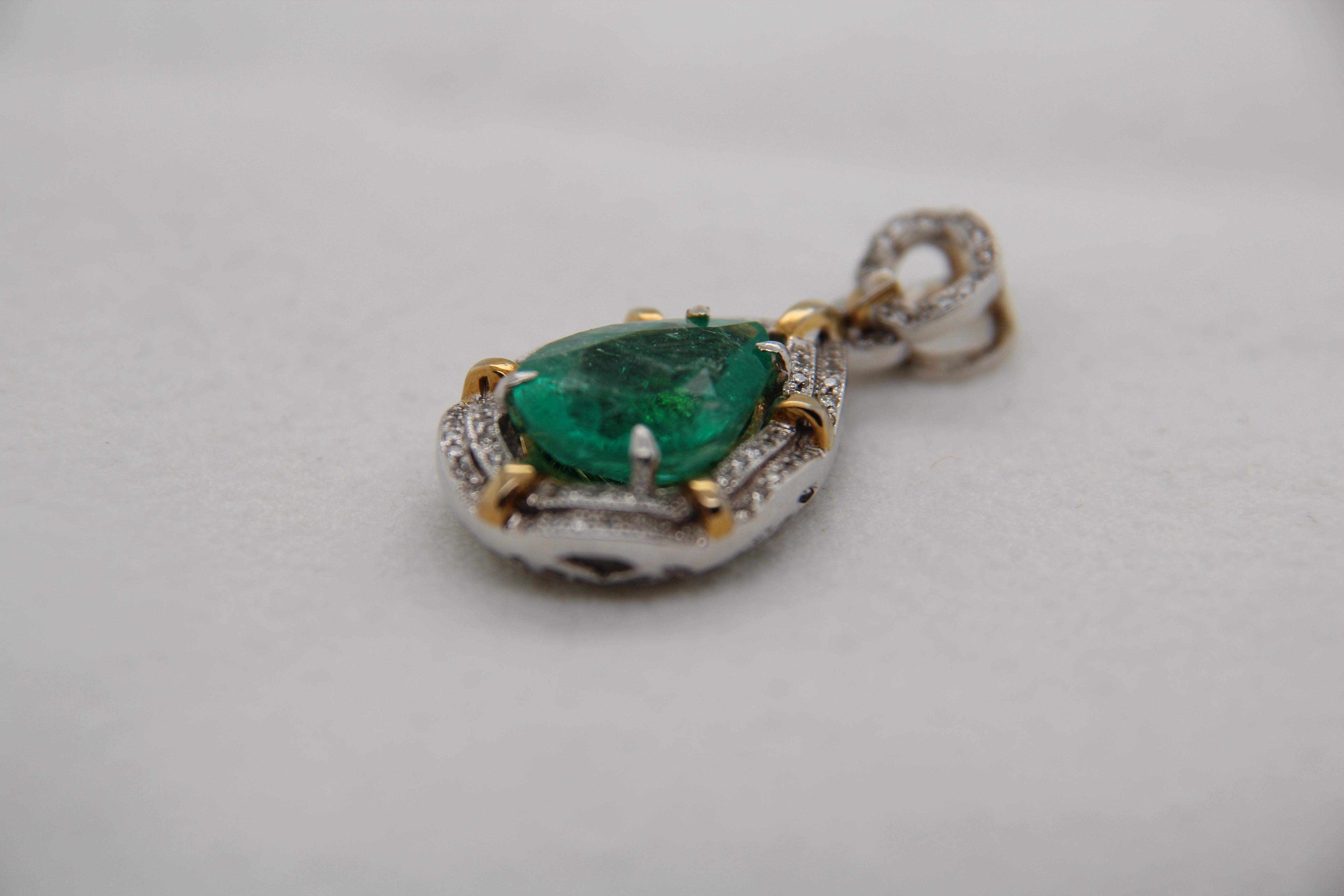 Pear Cut 4.56 Carat Emerald and Diamond Pendant in 18 Karat Gold For Sale