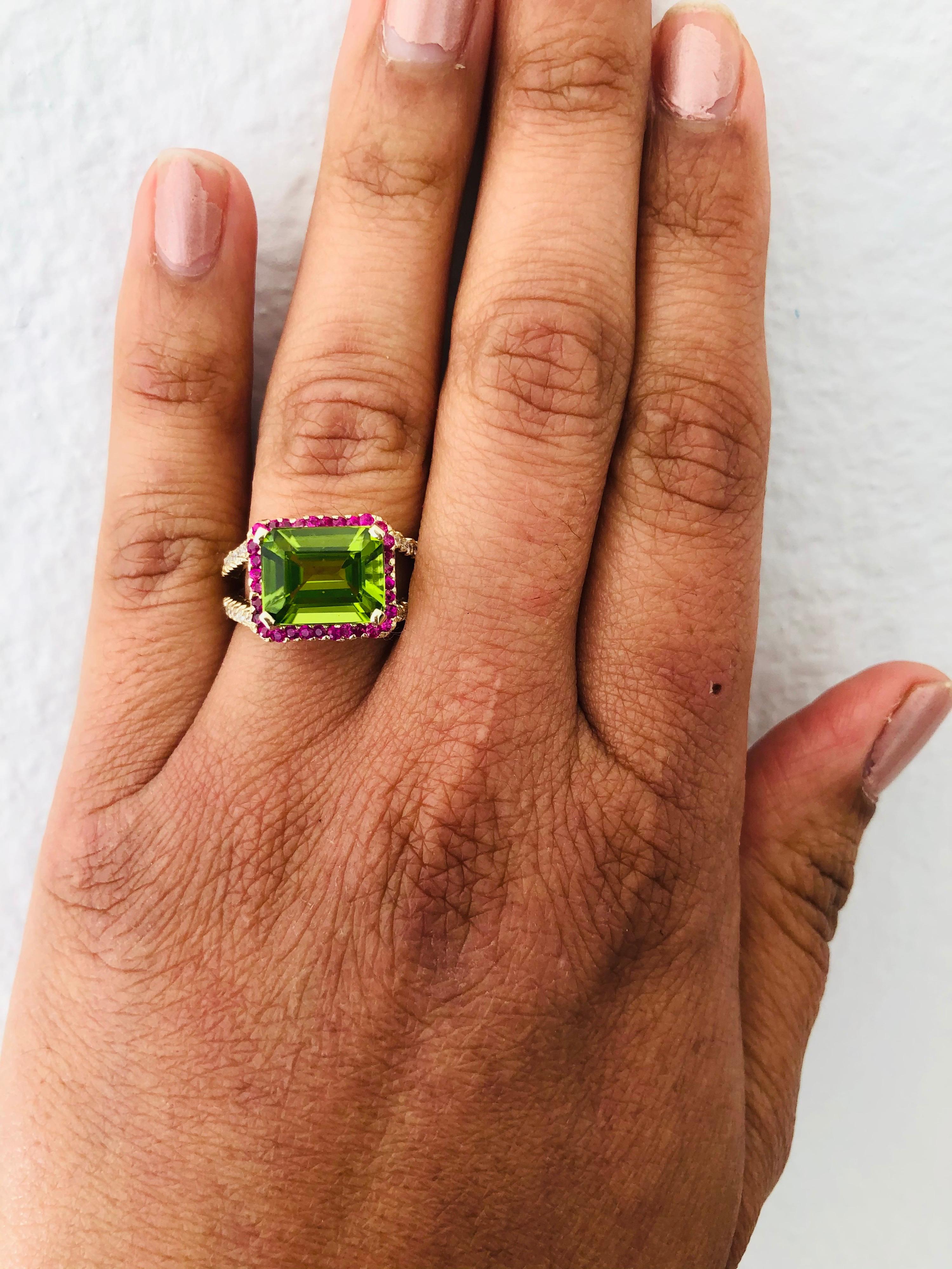 Women's 4.56 Carat Emerald Cut Peridot Sapphire and Diamond 14 Karat Yellow Gold Ring