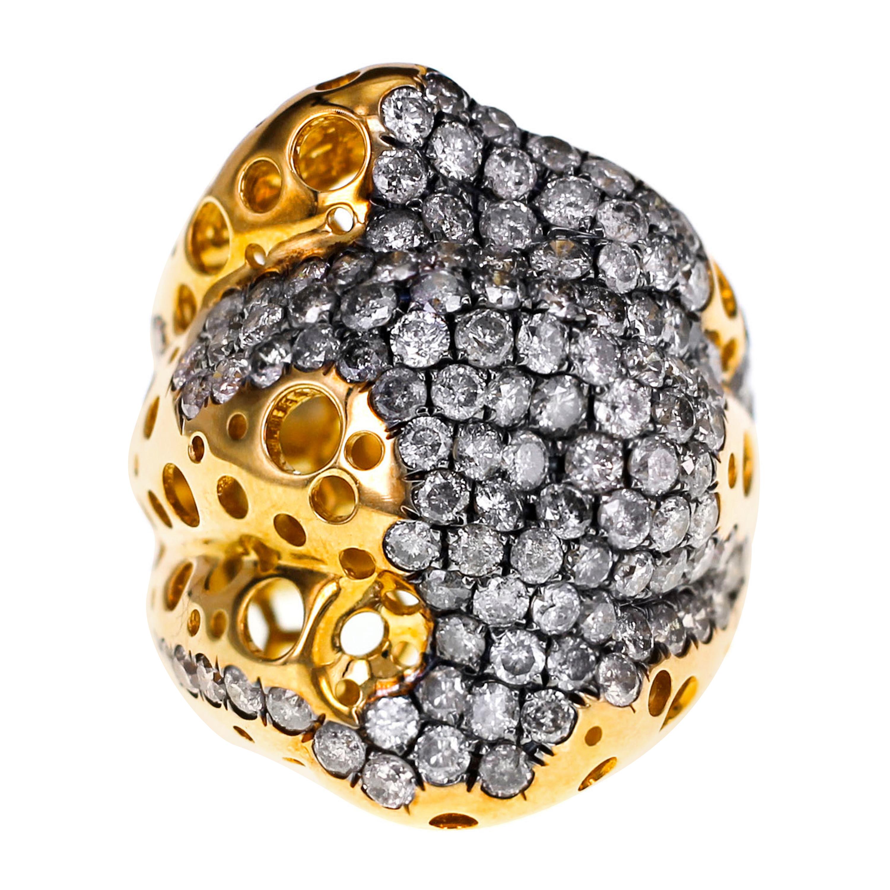 4.56 Carat Gray Diamond Set in a 22.87 Grams of 18 Karat Gold Dressy Ring