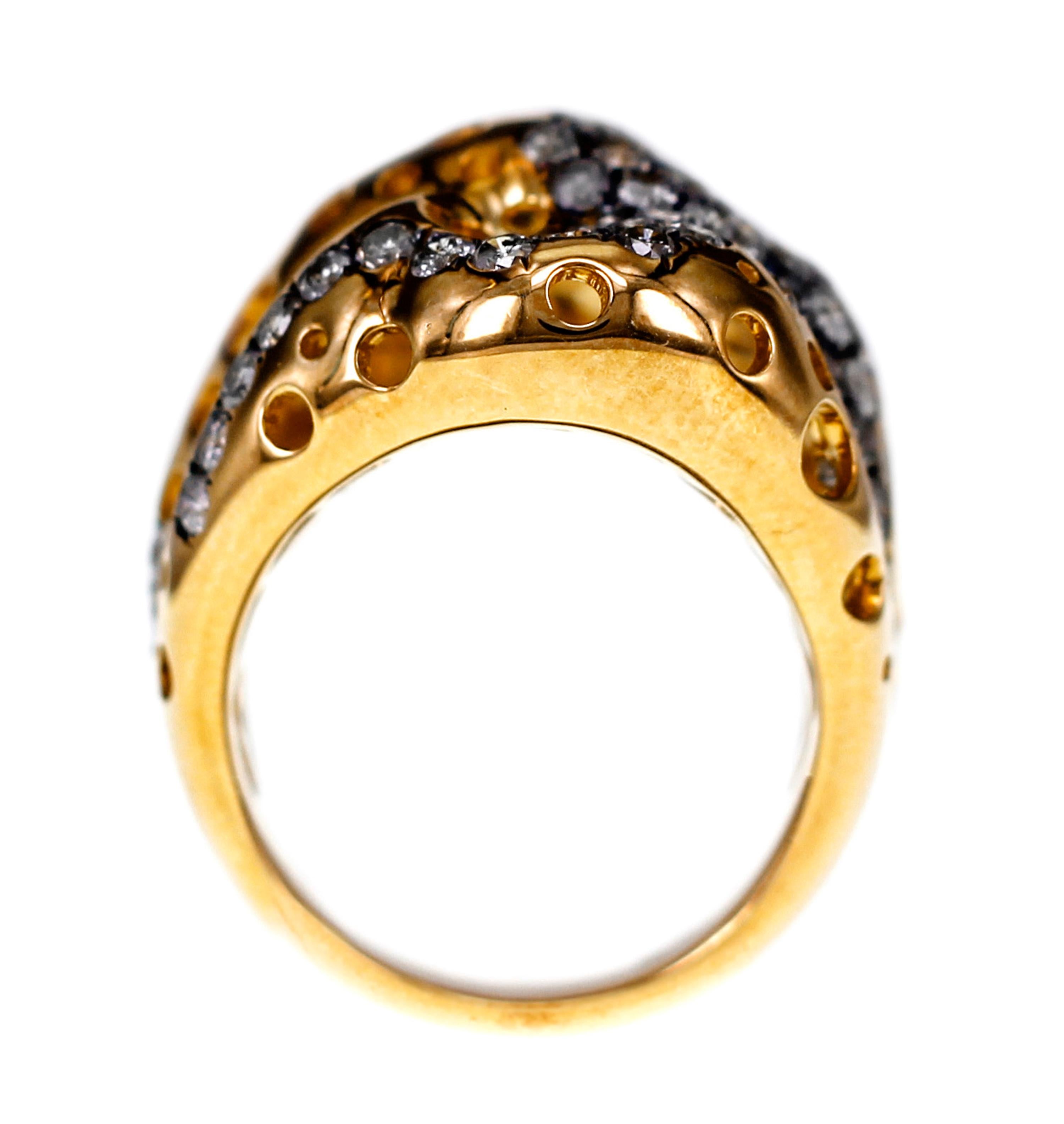 Women's or Men's 4.56 Carat Gray Diamond Set in a 22.87 Grams of 18 Karat Gold Dressy Ring