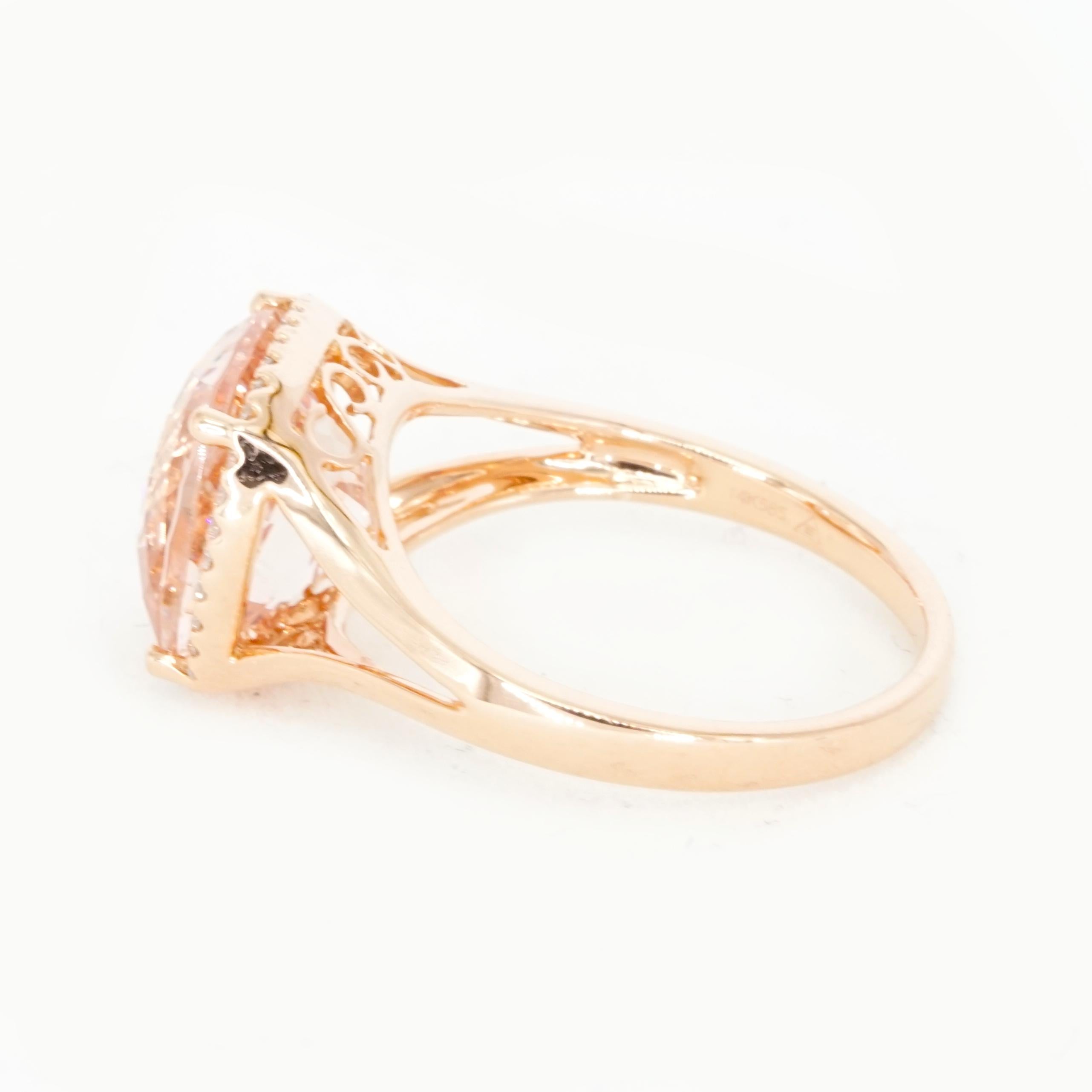 Taglio cuscino Anello in oro rosa 14K con diamante rotondo e morganite rosa da 4,56 carati in vendita