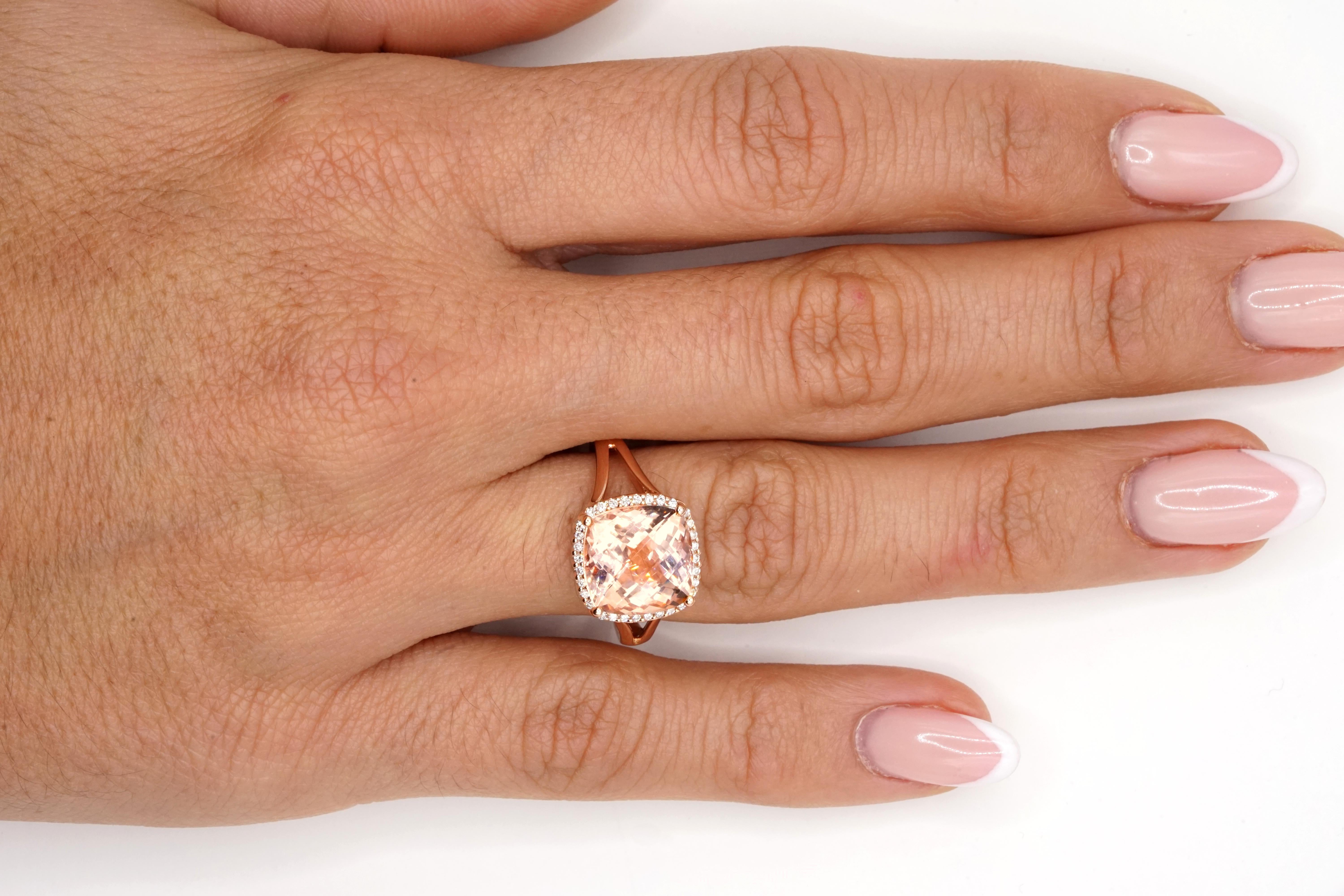 Anello in oro rosa 14K con diamante rotondo e morganite rosa da 4,56 carati In condizioni Nuovo in vendita a Chicago, IL