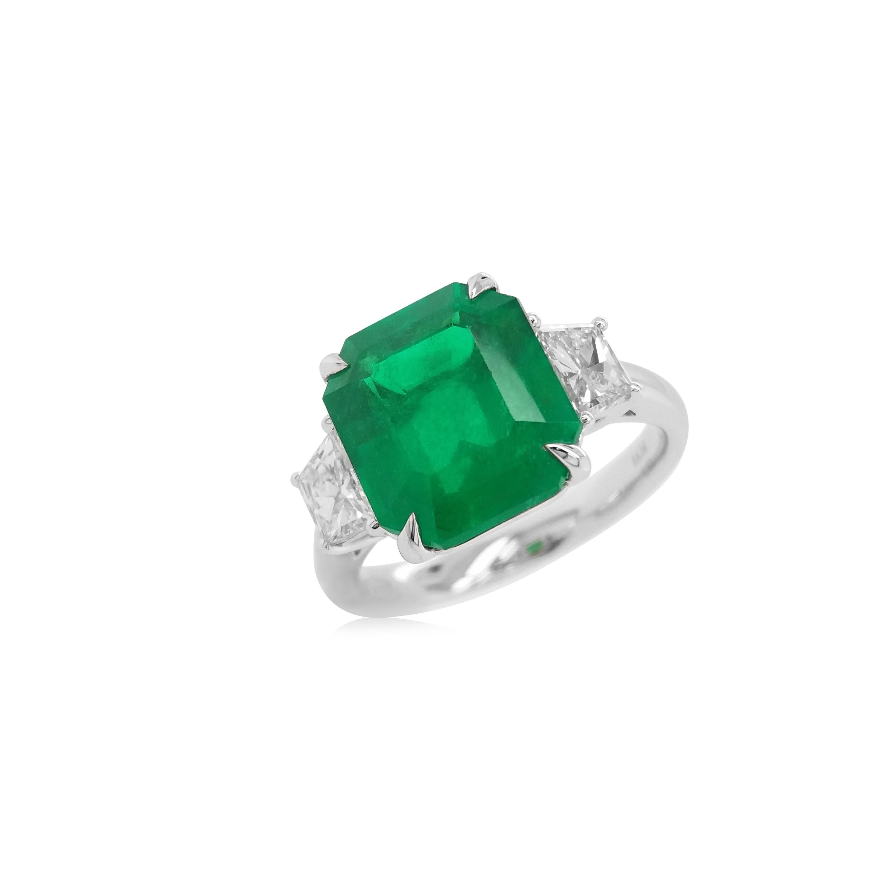 4,56 quilates Esmeralda Colombiana Diamante Blanco Clásico Anillo Certificado de Oro de 18 quilates Corte pera en venta