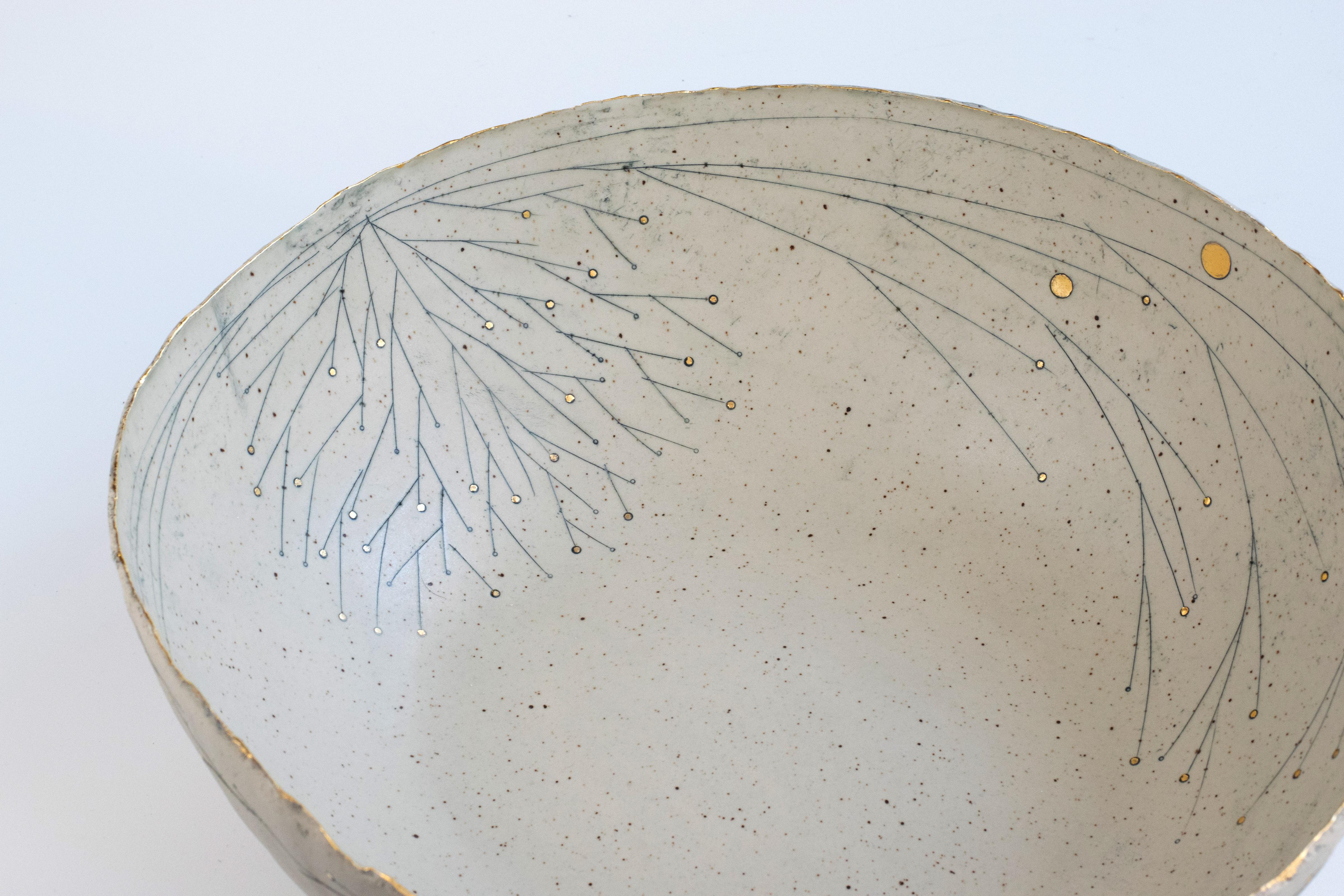 Hand-Carved 456-G Golden Promise Stoneware Big Bowl with 22kt Gold Detail by Helen Prior For Sale