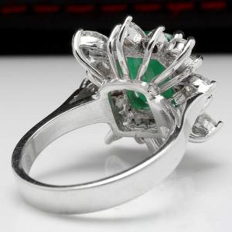 4.06 Carat Natural Emerald and Diamond 14 Karat Solid White Gold Ring In New Condition For Sale In Los Angeles, CA