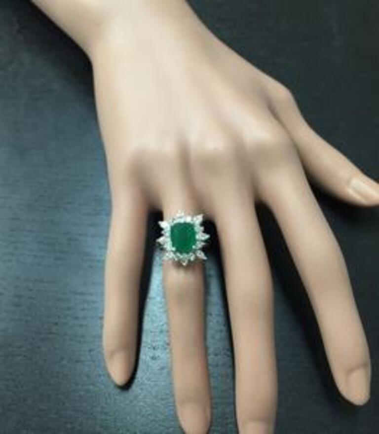 4.06 Carat Natural Emerald and Diamond 14 Karat Solid White Gold Ring For Sale 2