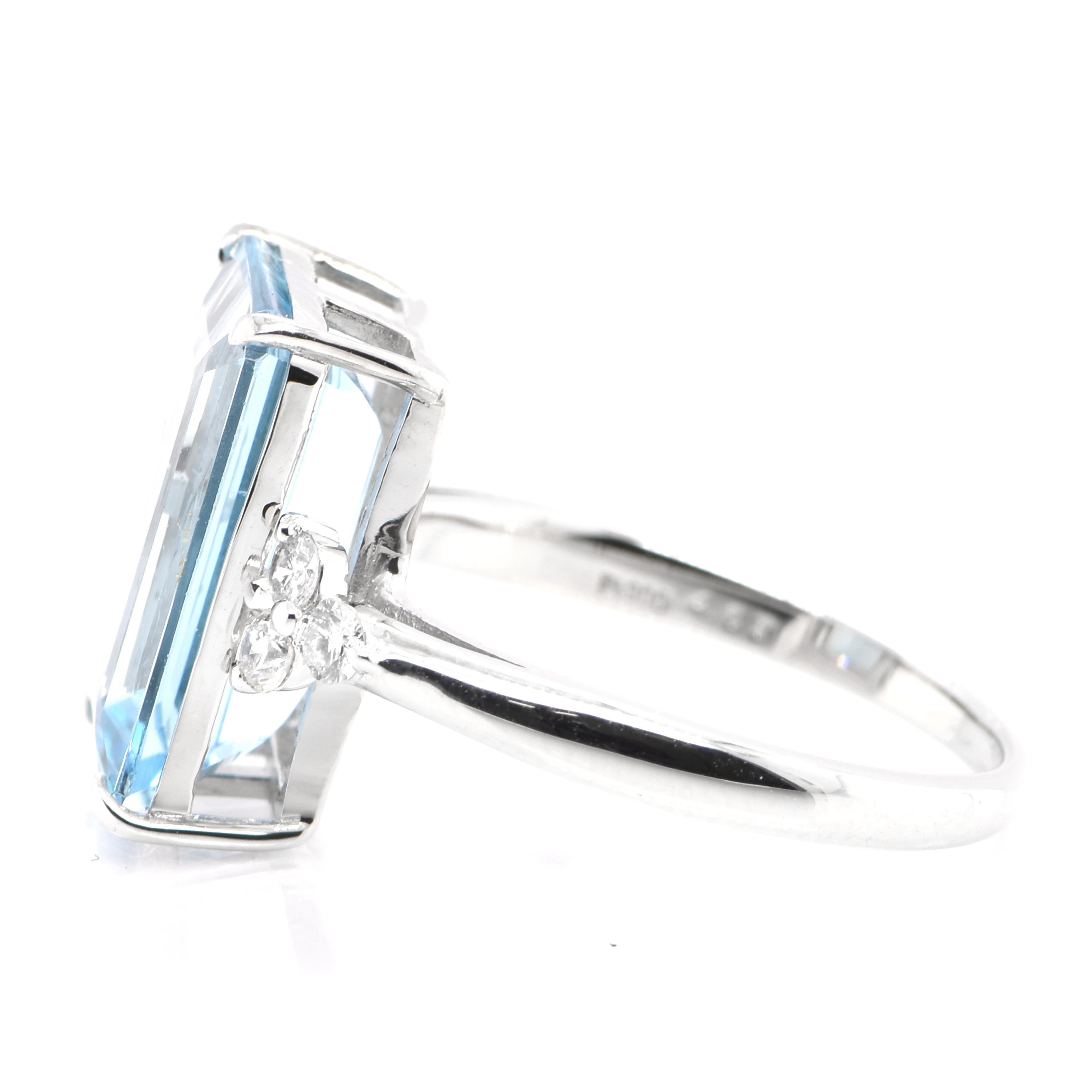 Emerald Cut 4.57 Carat Natural Aquamarine and Diamond Cocktail Ring Set in Platinum For Sale