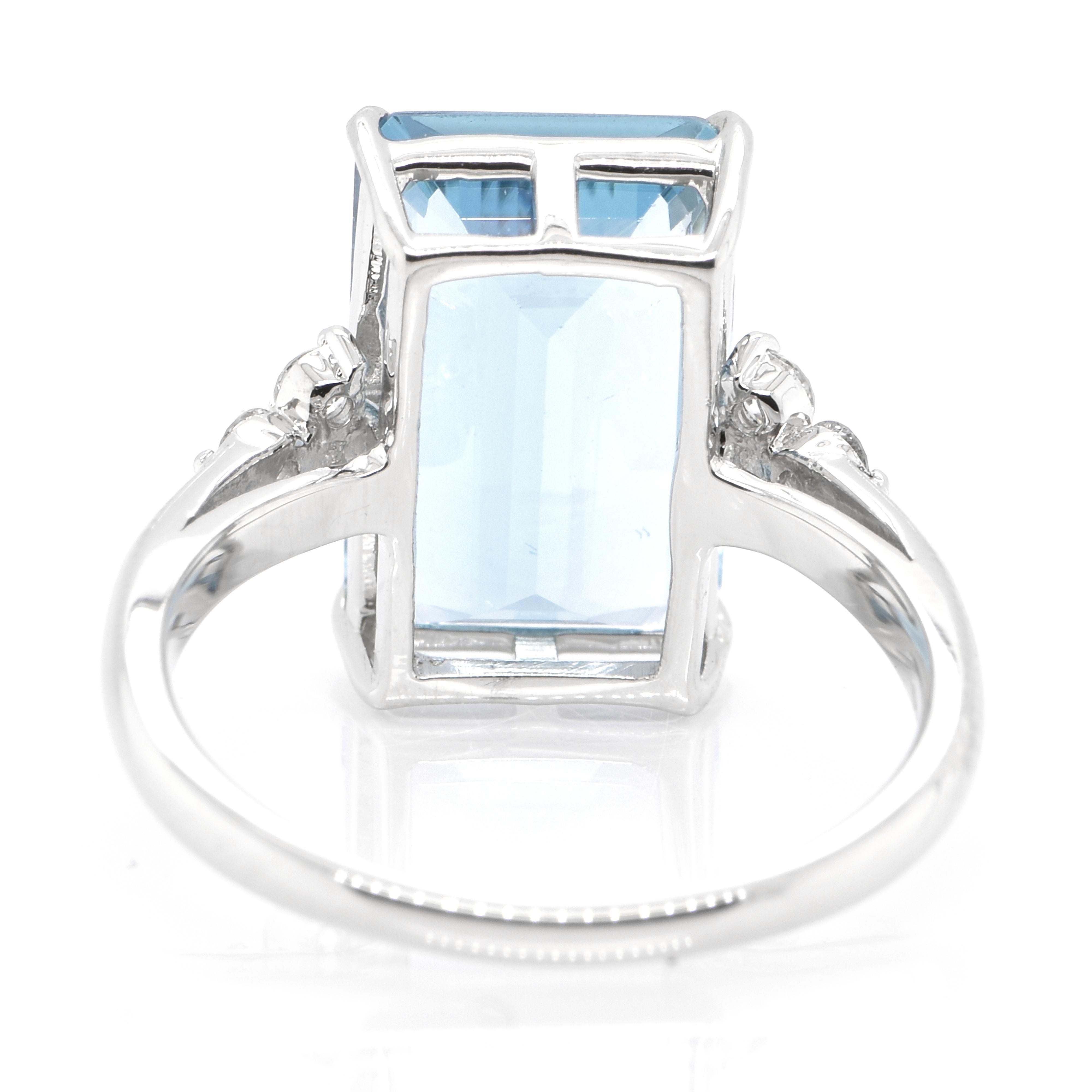 Women's 4.57 Carat Natural Aquamarine and Diamond Cocktail Ring Set in Platinum For Sale