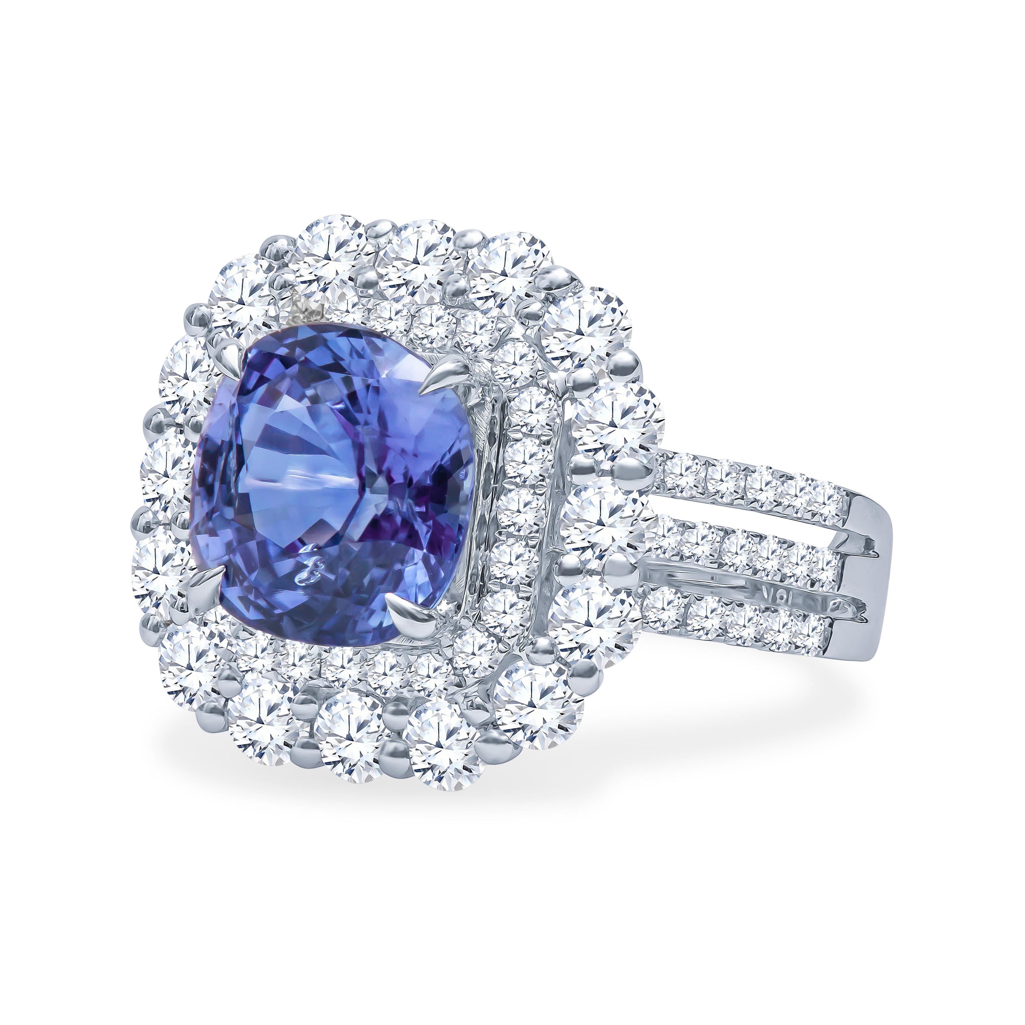 4.57 Carat Natural Ceylon Sapphire, Cushion Cut 'AGL Report' in a Diamond Ring In New Condition In Houston, TX