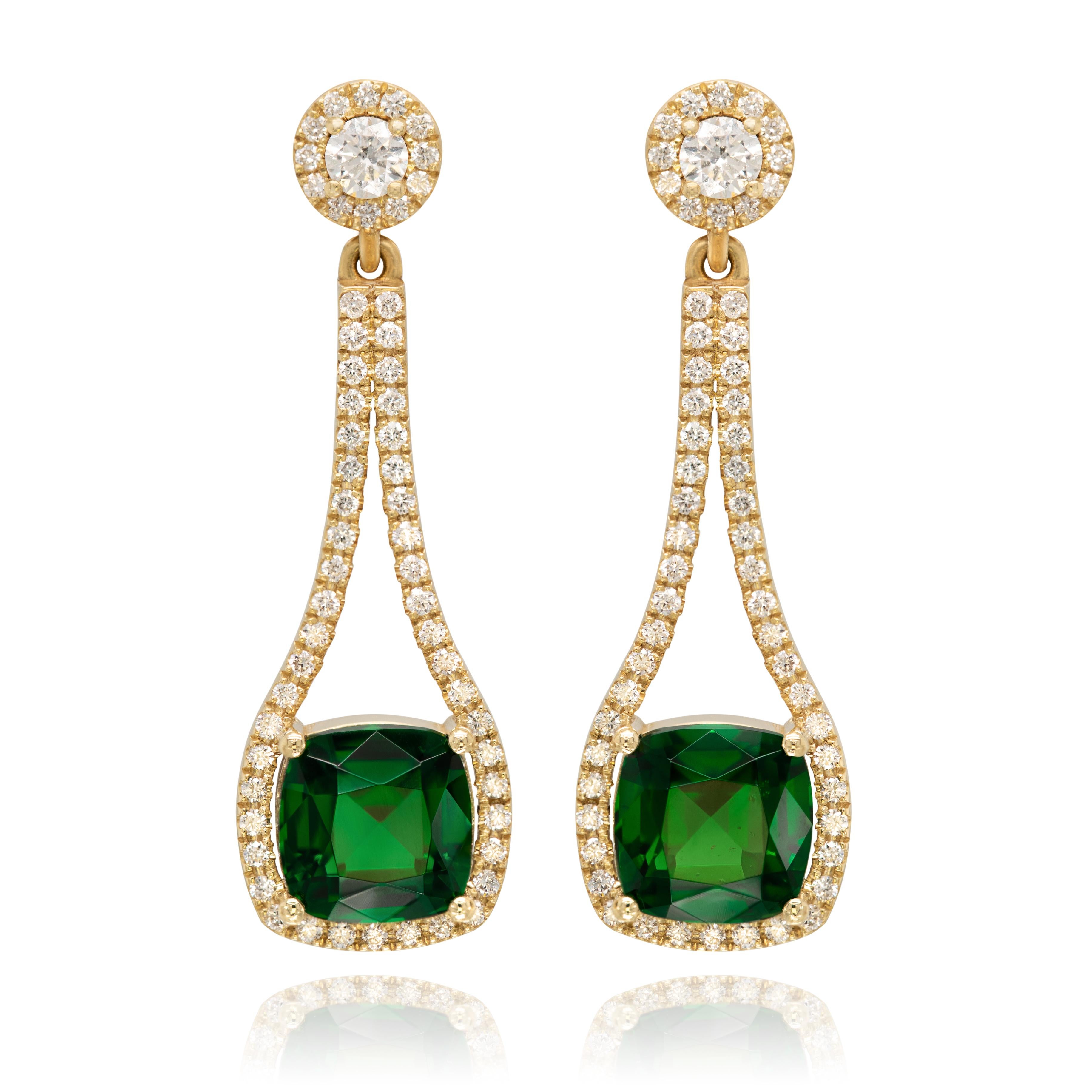 Natural Tourmalines 4.57 Carats set in 18K Yellow Gold Earrings with Diamonds For Sale 1