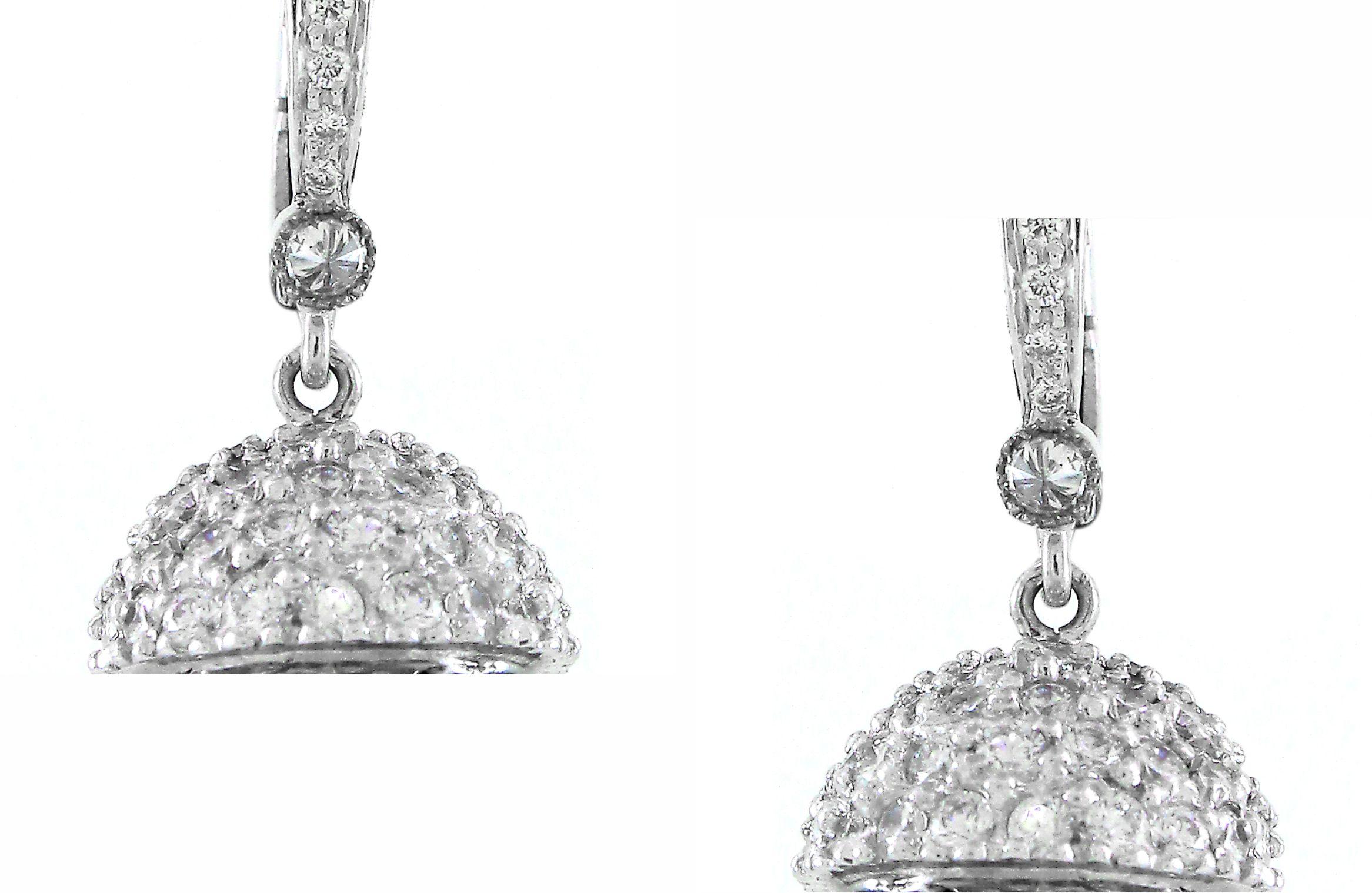 Modern 4.57 carats of White diamond Drop Earrings For Sale