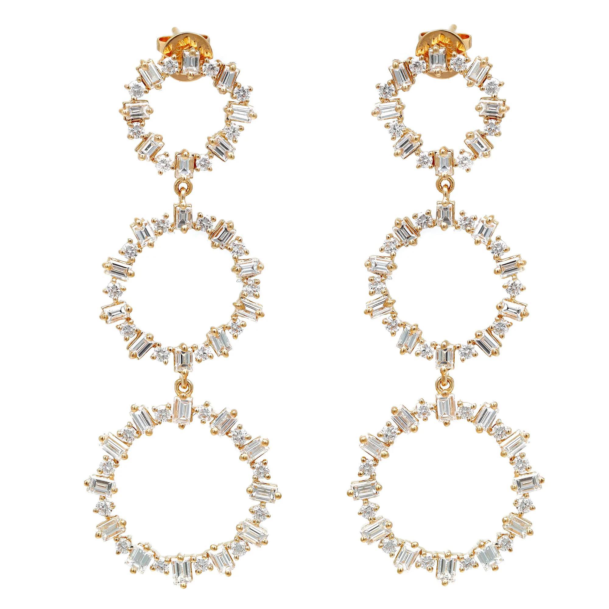 4.58 Carat Baguette Cut Diamond Circle Drop Earrings in 18K Yellow Gold In New Condition For Sale In New York, NY