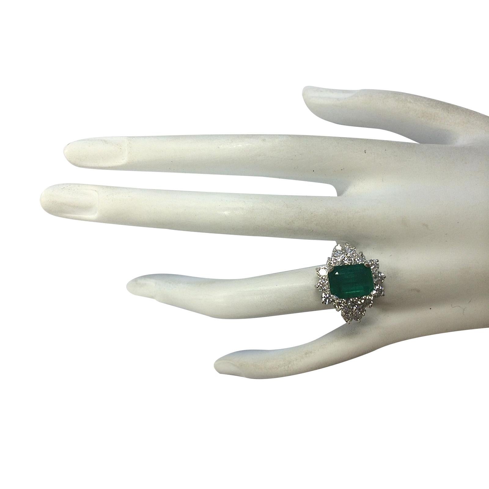 Natural Emerald Diamond Ring In 14 Karat White Gold  In New Condition For Sale In Los Angeles, CA