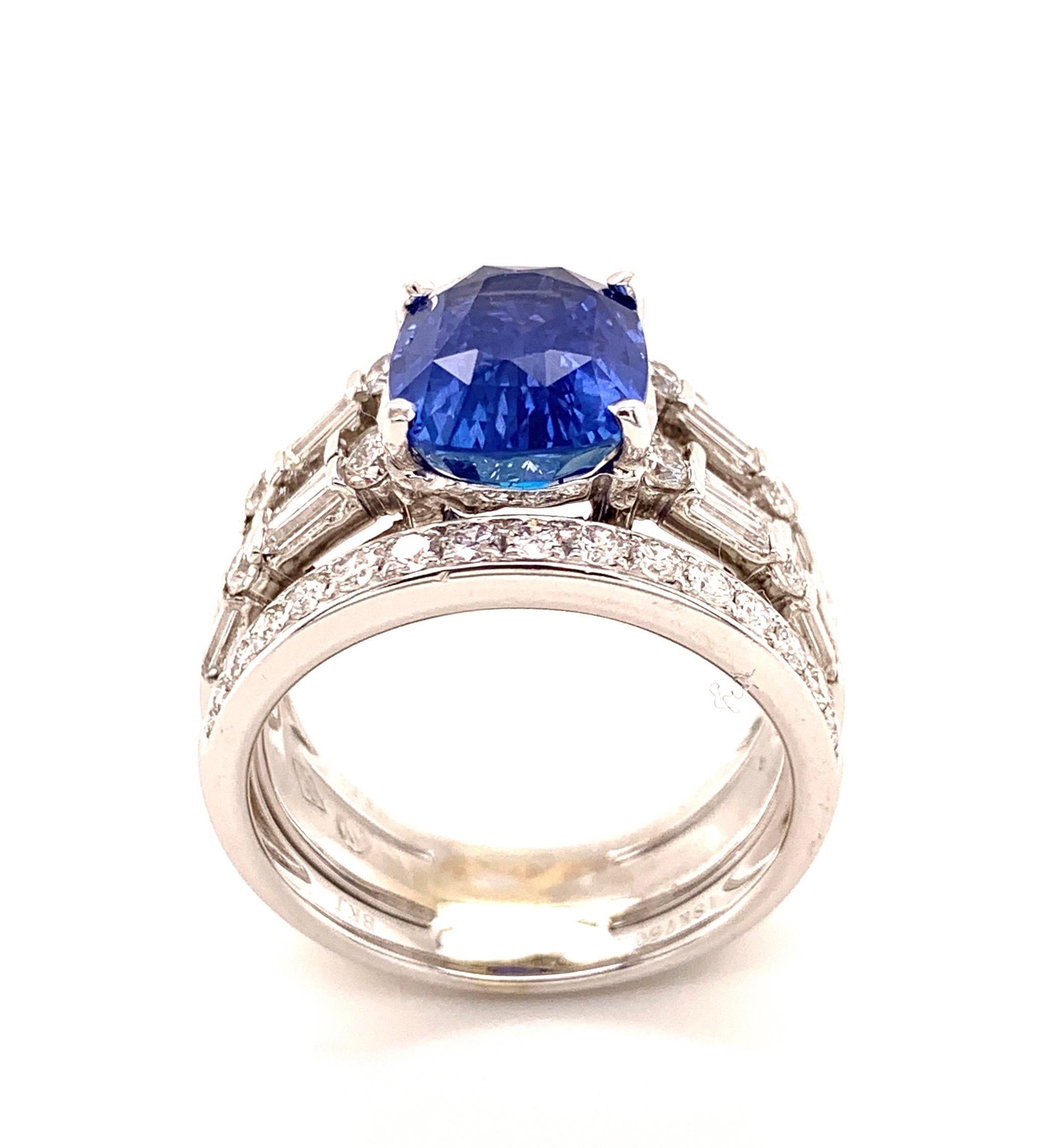 4,58 Karat natürlicher unbehandelter GIA-zertifizierter Sri Lanka Blauer Saphir Diamantring (Moderne) im Angebot