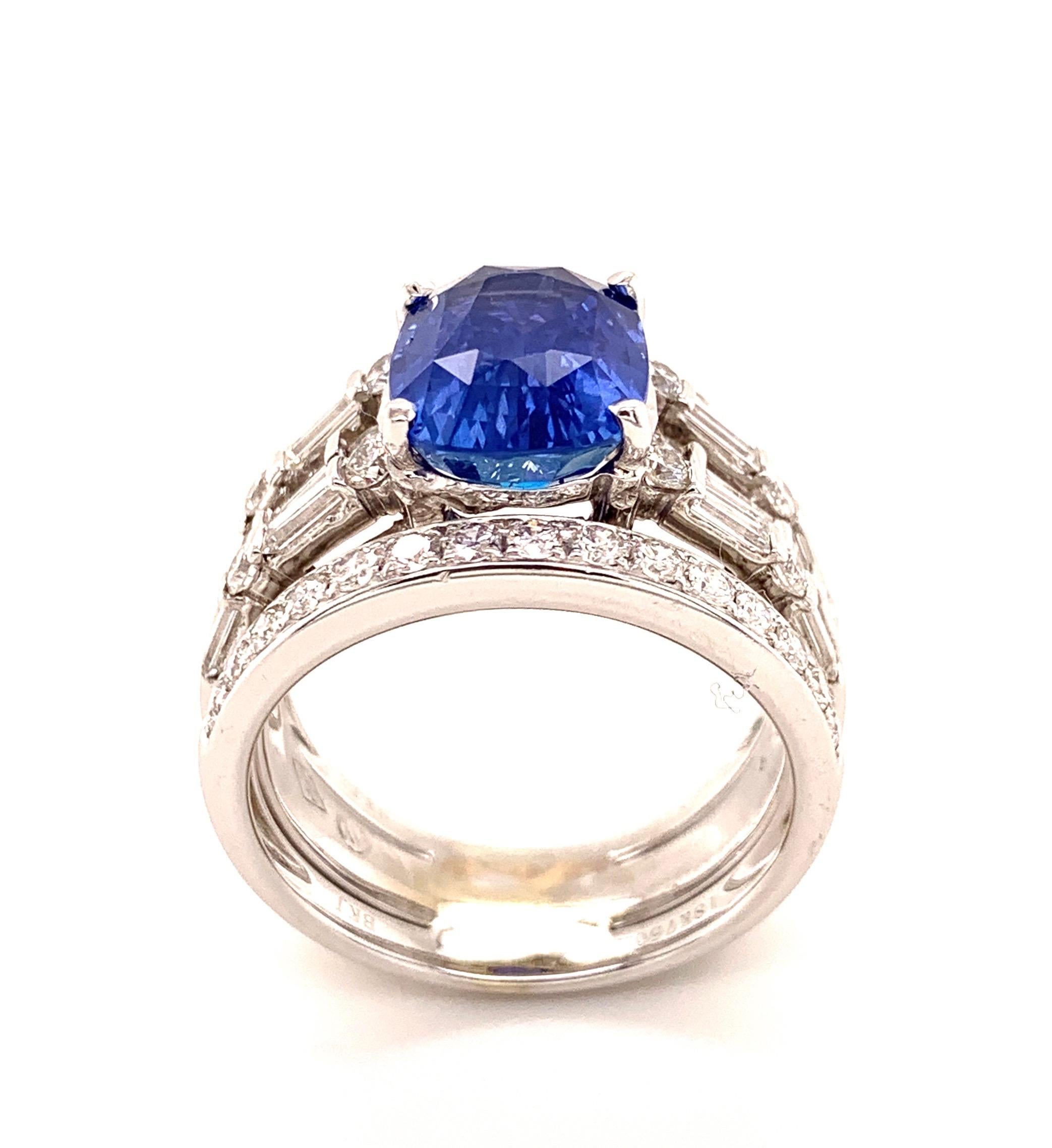 Moderne Bague en diamant et saphir bleu du Sri Lanka certifié GIA, de 4,58 carats, de couleur naturelle et sans chaleur en vente