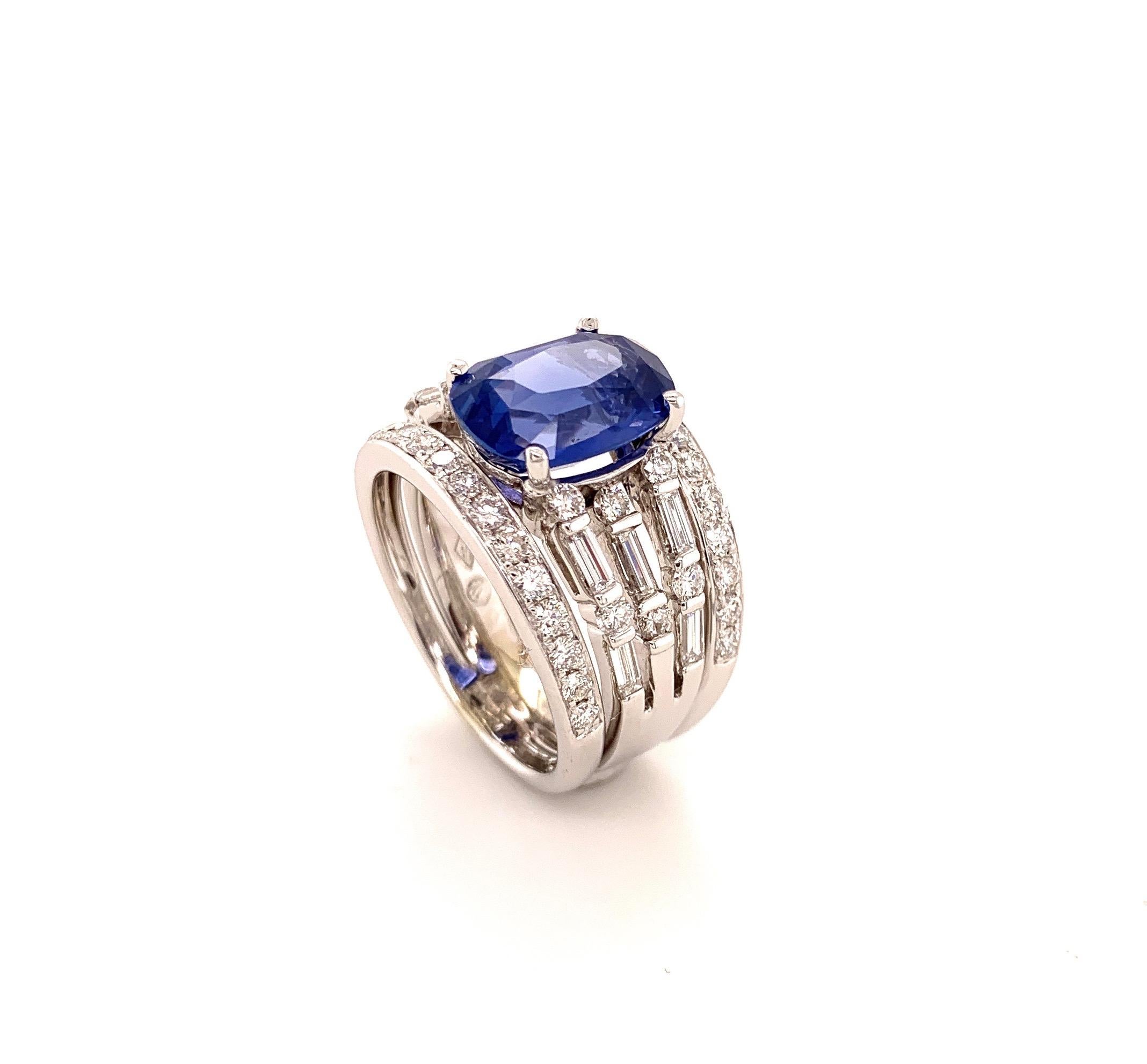 Taille coussin Bague en diamant et saphir bleu du Sri Lanka certifié GIA, de 4,58 carats, de couleur naturelle et sans chaleur en vente