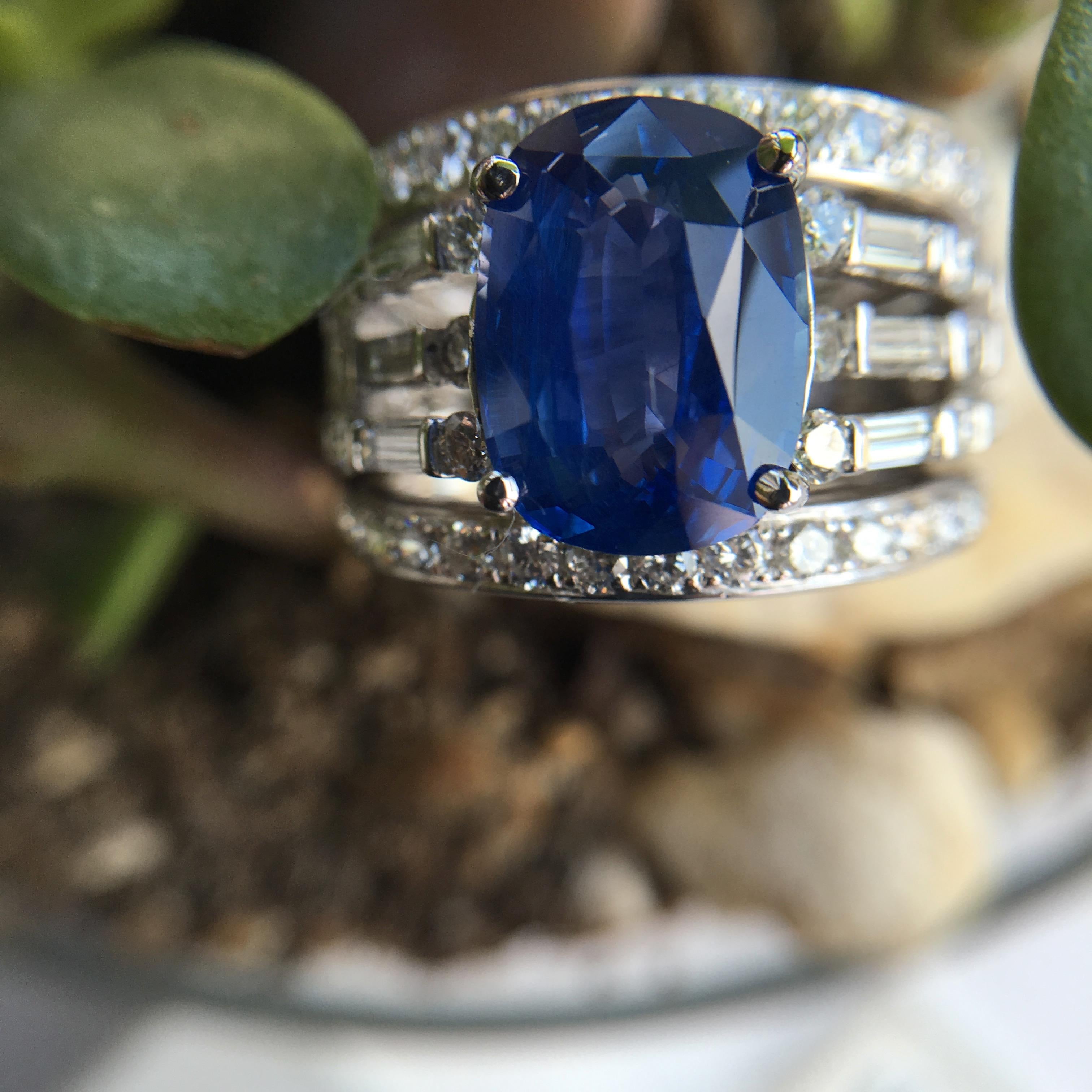 Modern 4.58 Carat Natural No Heat GIA Certified Sri Lankan Blue Sapphire Diamond Ring For Sale