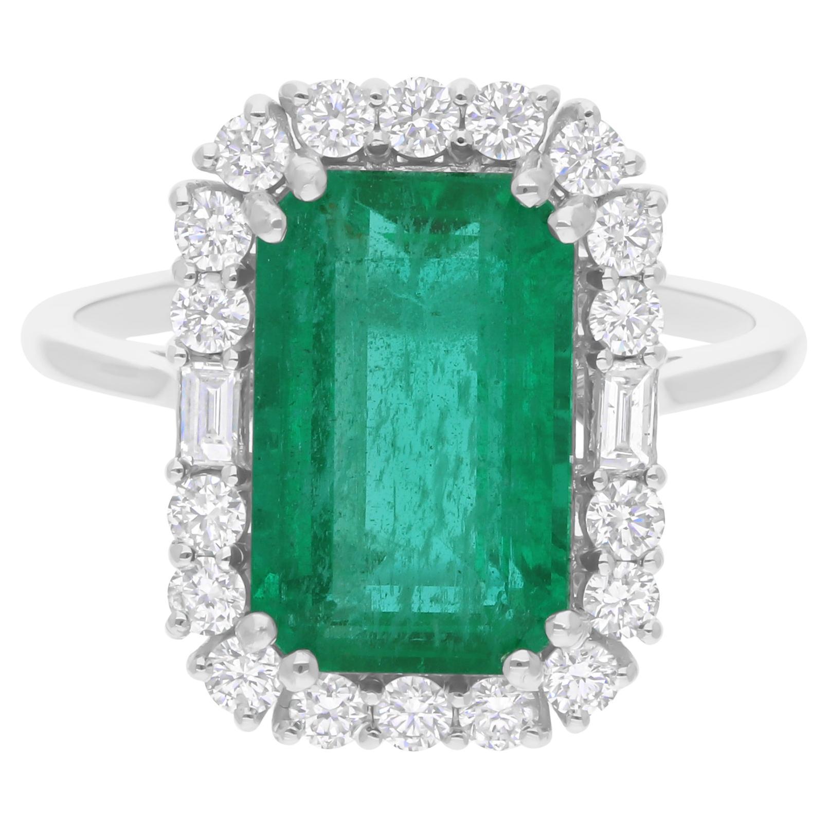 4,58 Karat sambischer Smaragd Geburtsstein Diamant Halo 18k Weißgold Cocktail Ring