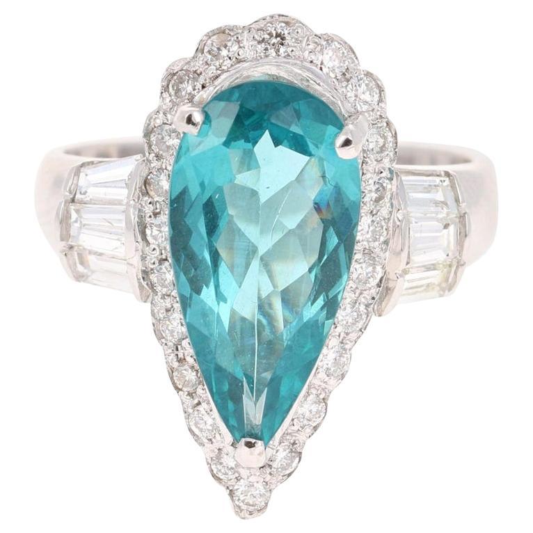 Anillo de cóctel de oro blanco con diamantes y apatita de 4,58 quilates