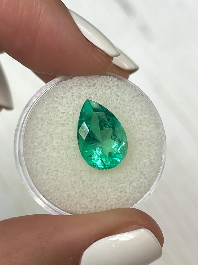 4,59 carati di smeraldo colombiano Greene & Greene - 14x9 Taglio a pera Maggio in vendita 2