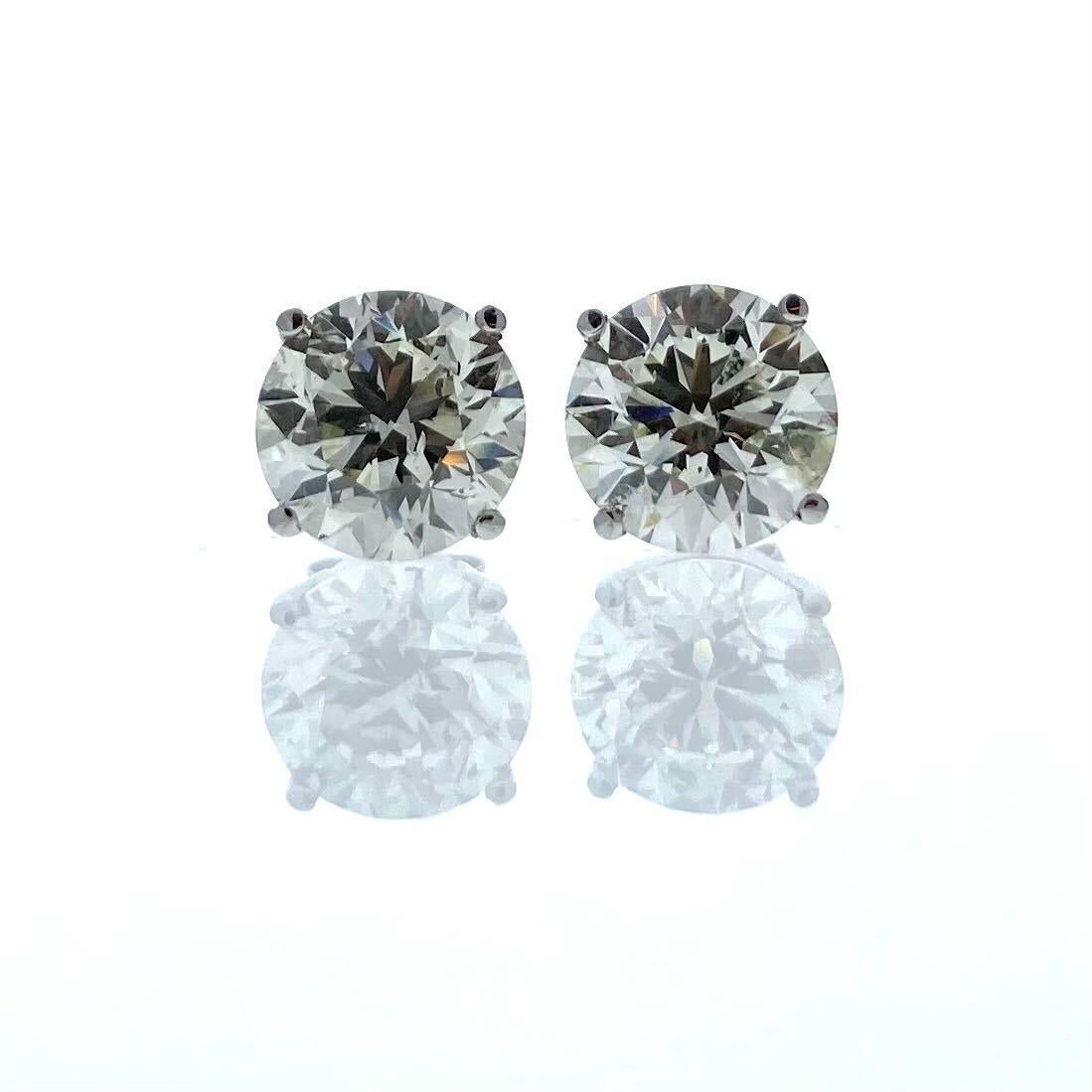 Clous d'oreilles en or blanc 14 carats avec diamants ronds certifiés EGL d'un poids total de 4,59 carats Neuf - En vente à Chicago, IL