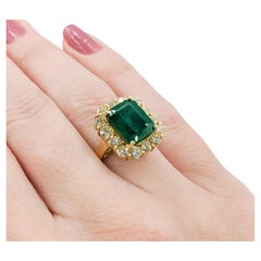 4.59ct Vivid Green Emerald & Diamond Ring 18k