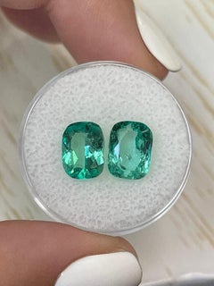 4.59tcw Light Bluish Green Colombian Emeralds - Matching Cushion Cut Pair (paire)