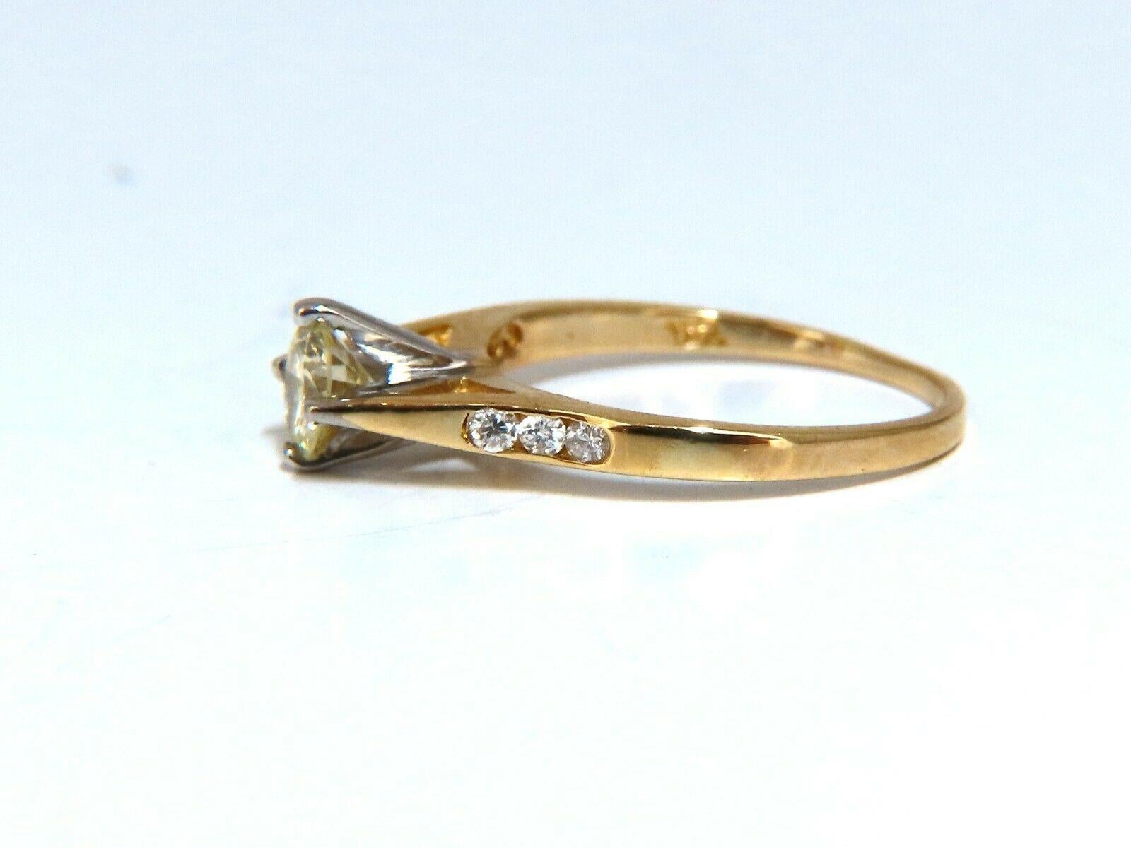 .45ct Fancy Light Yellow Round Vintage Diamond Ring 14kt In New Condition For Sale In New York, NY