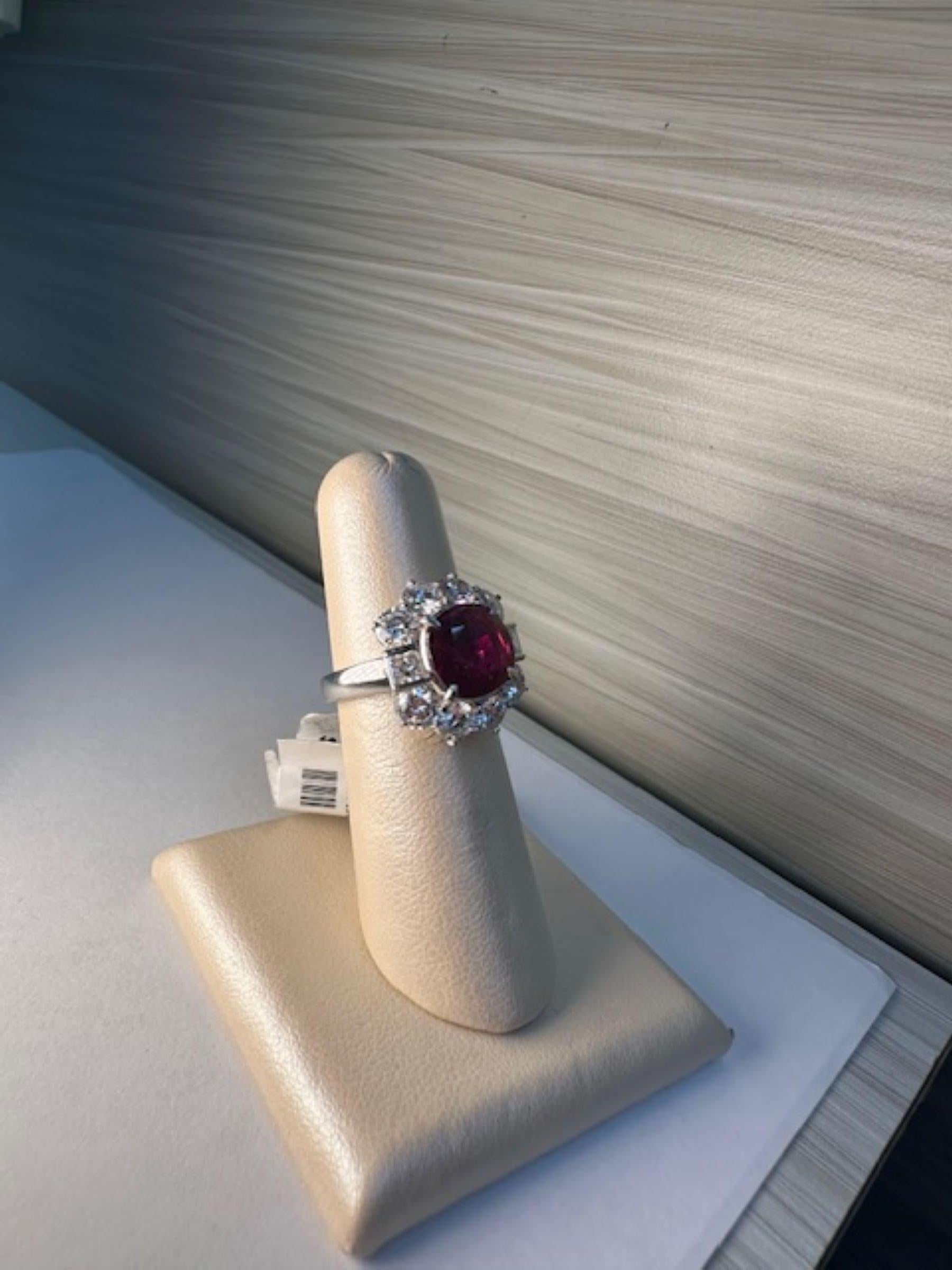 Anello ovale con rubino naturale 4,5ct 18KY in vendita 1