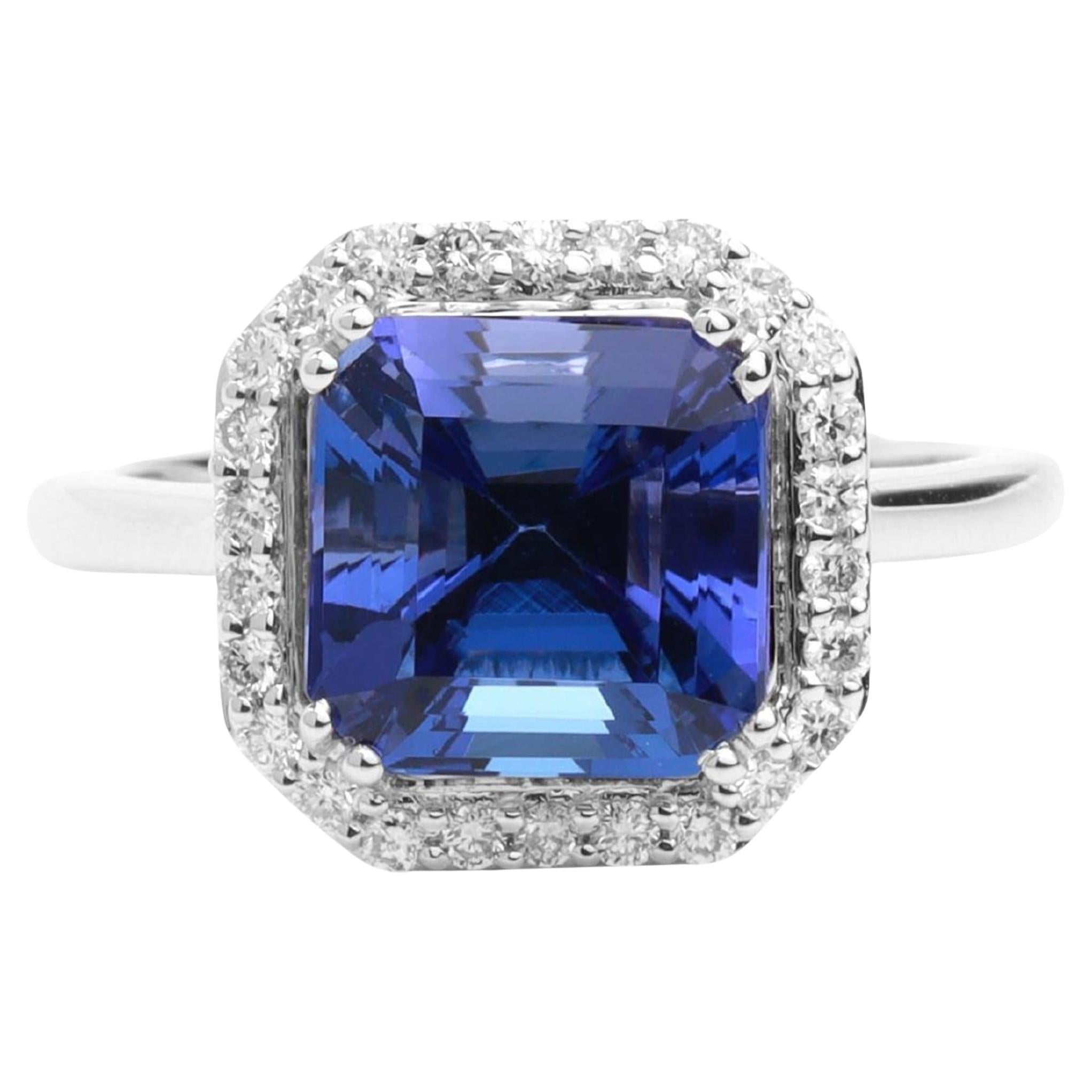 4.5ct Square Emerald-Cut AAA Tanzanite Diamond Halo Engagement Ring in 18K Gold en vente